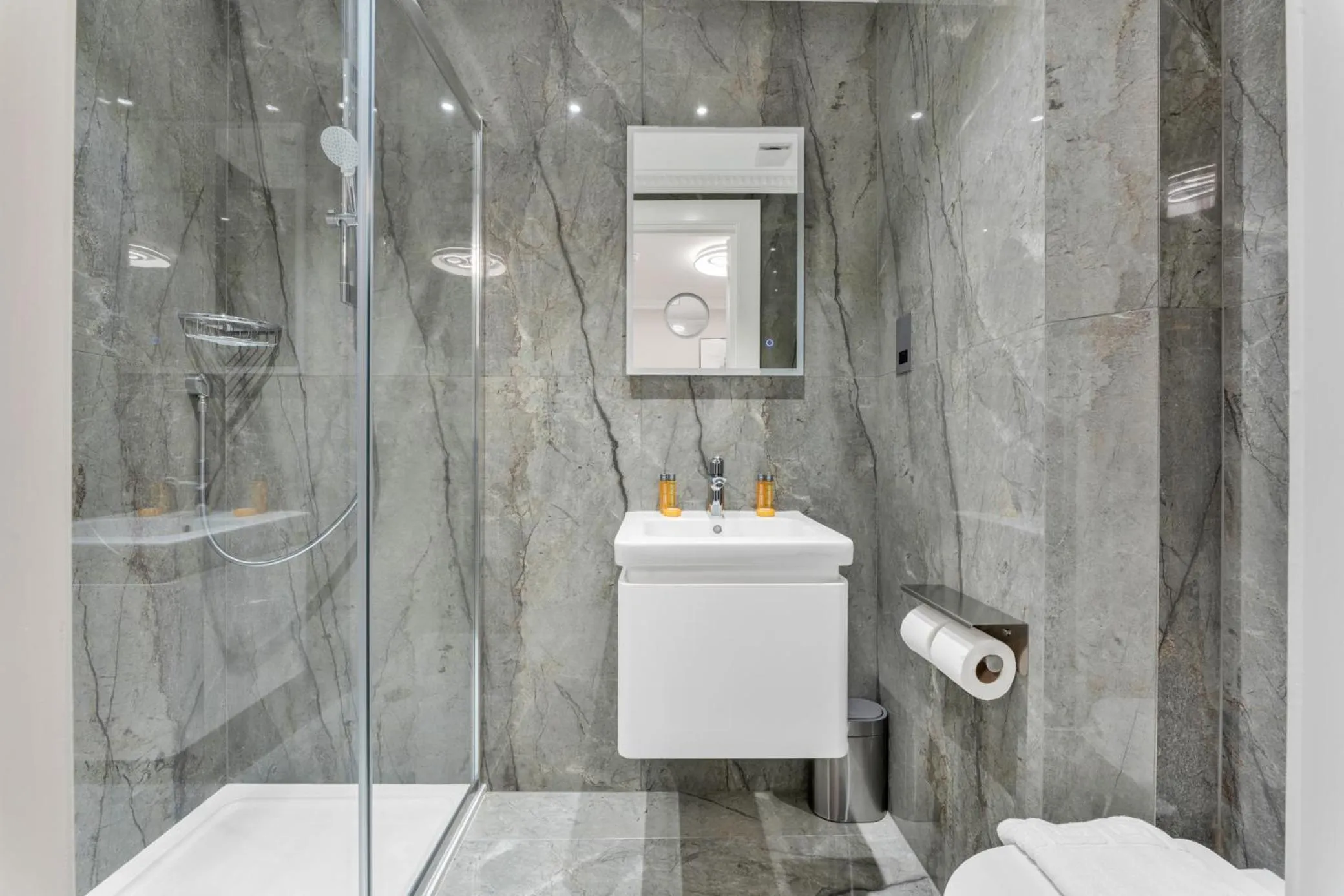 Shower in Cleveland Residences Bloomsbury