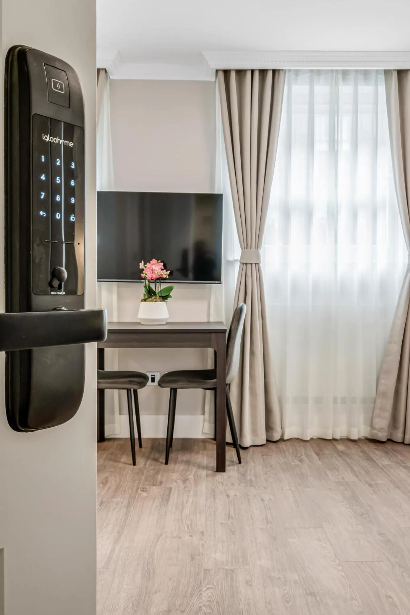 TV and multimedia in Cleveland Residences Bloomsbury