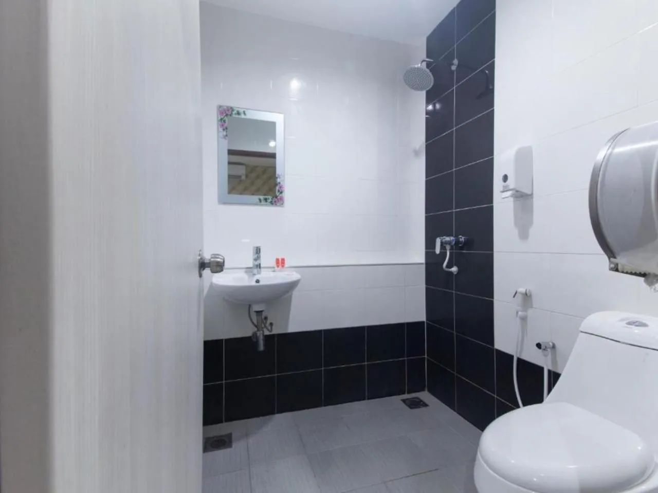 Shower in Hotel Pinji Ipoh