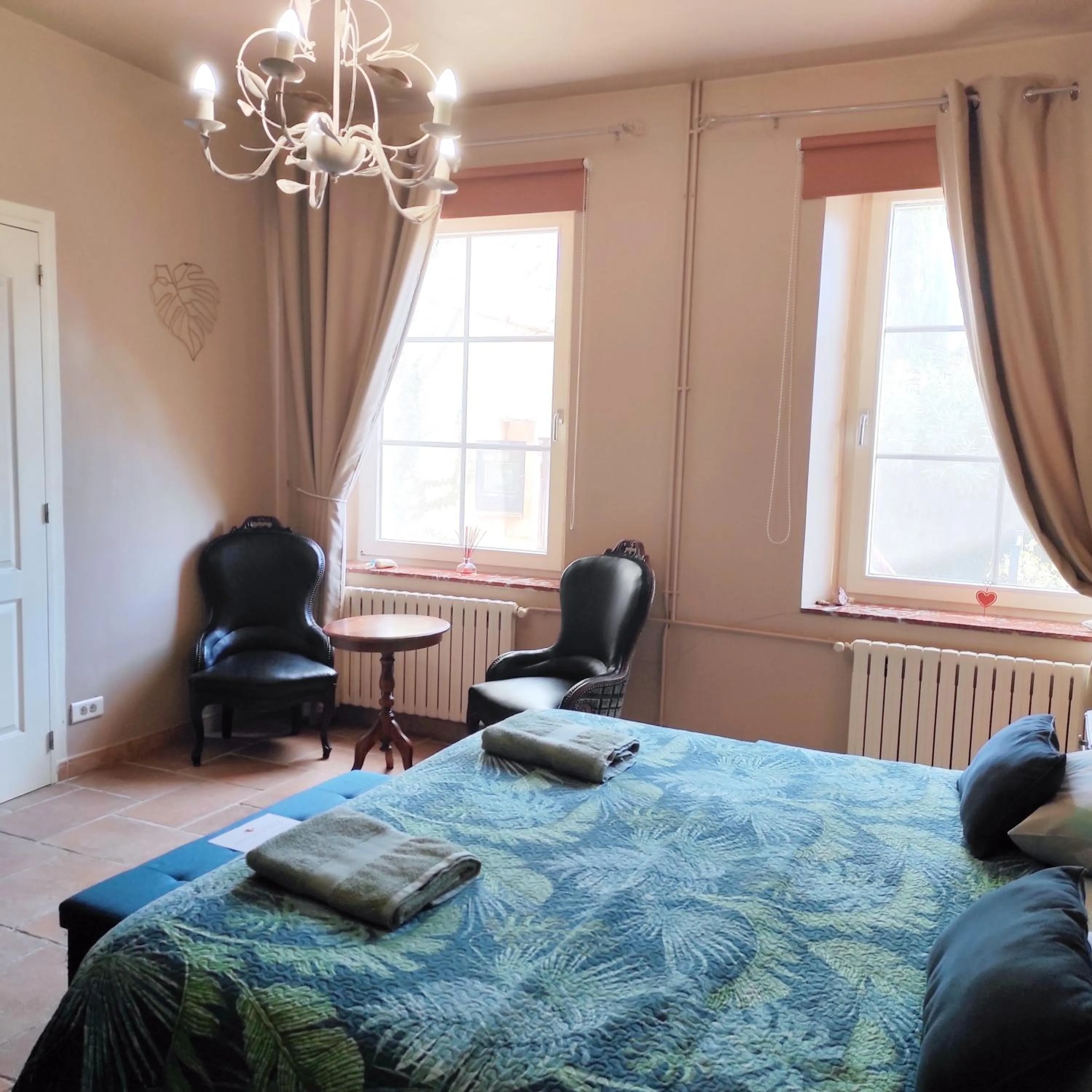 Large Double Room in Villa Angel - SPA