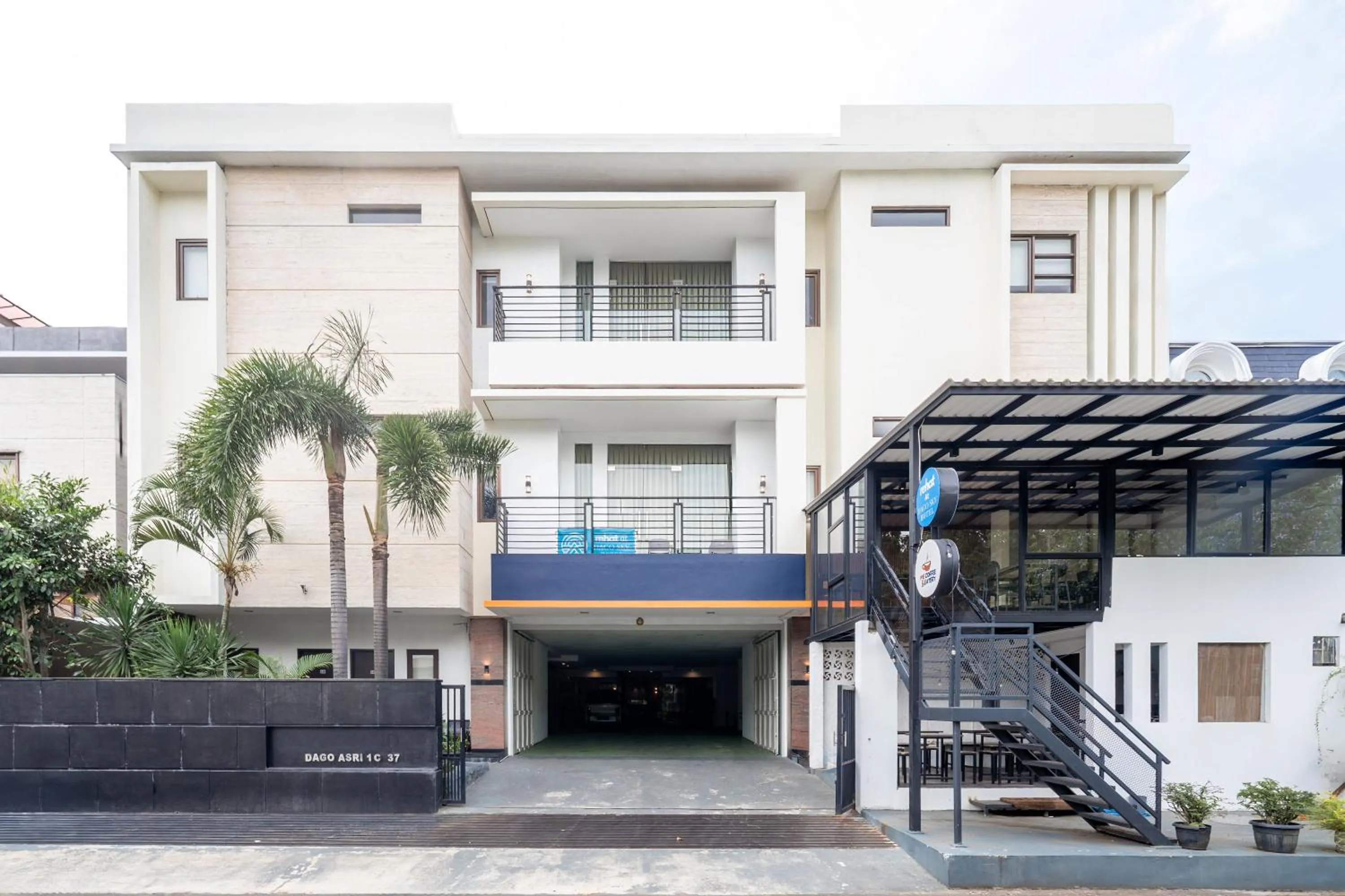 Property building in Rehat at Dago Sky Hotel