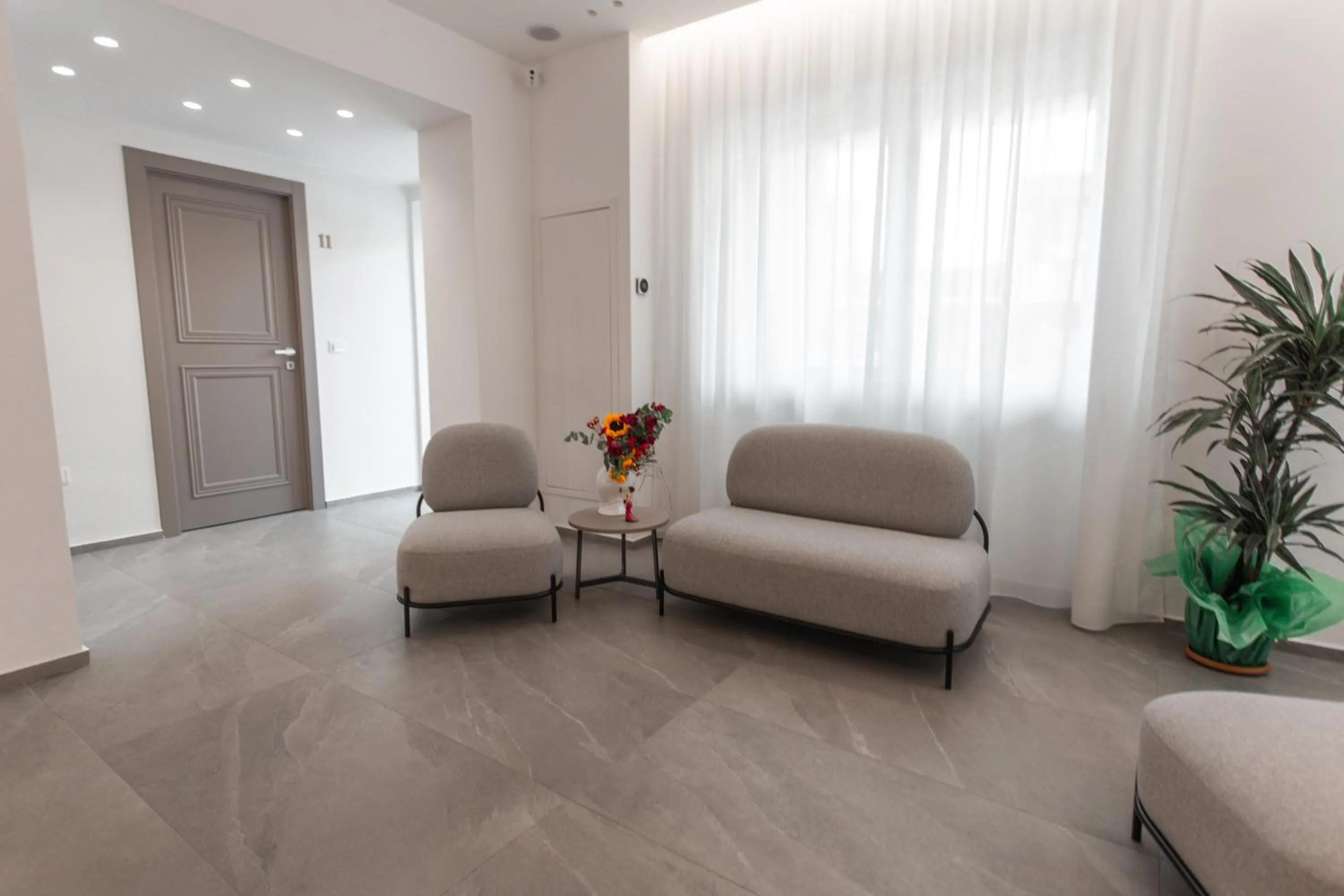 Lobby or reception in Alexander House Hotel