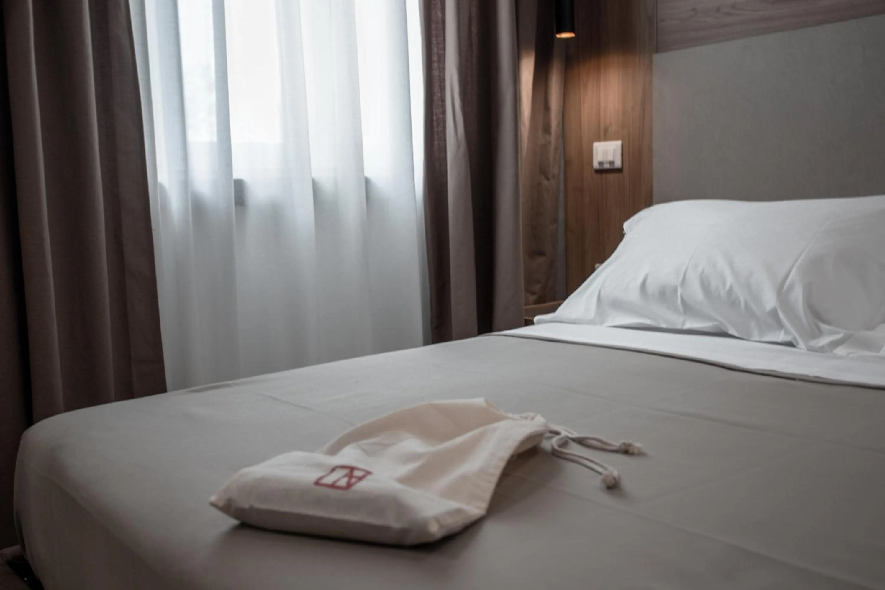 Standard Double Room - single occupancy in Alexander House Hotel