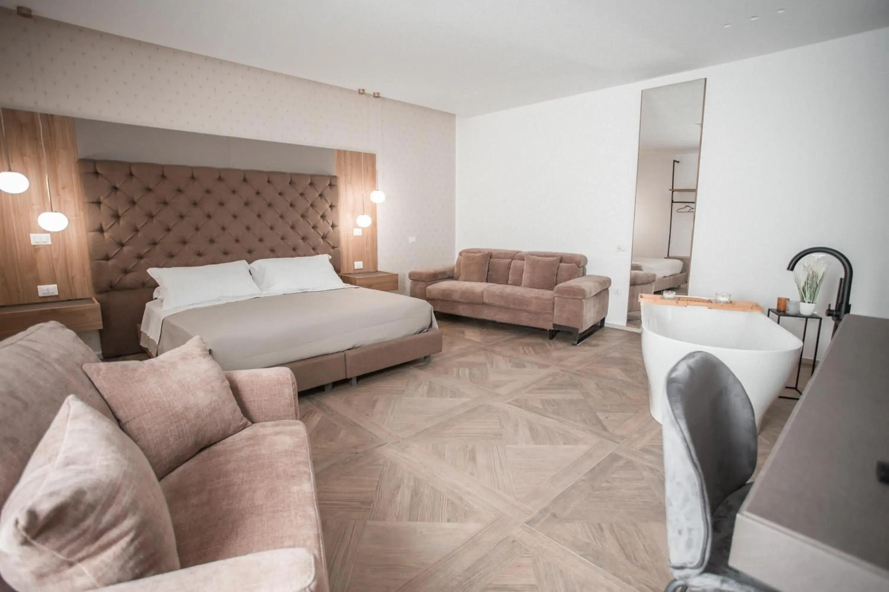 Deluxe Junior Suite in Alexander House Hotel Deluxe Junior Suite in Alexander House Hotel