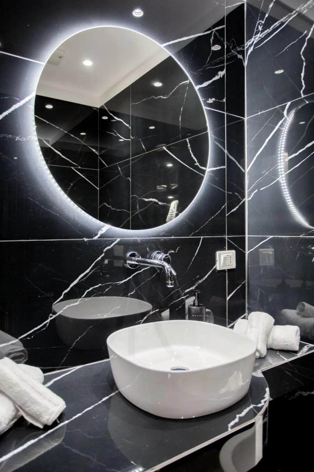 Bathroom in Alexander House Hotel