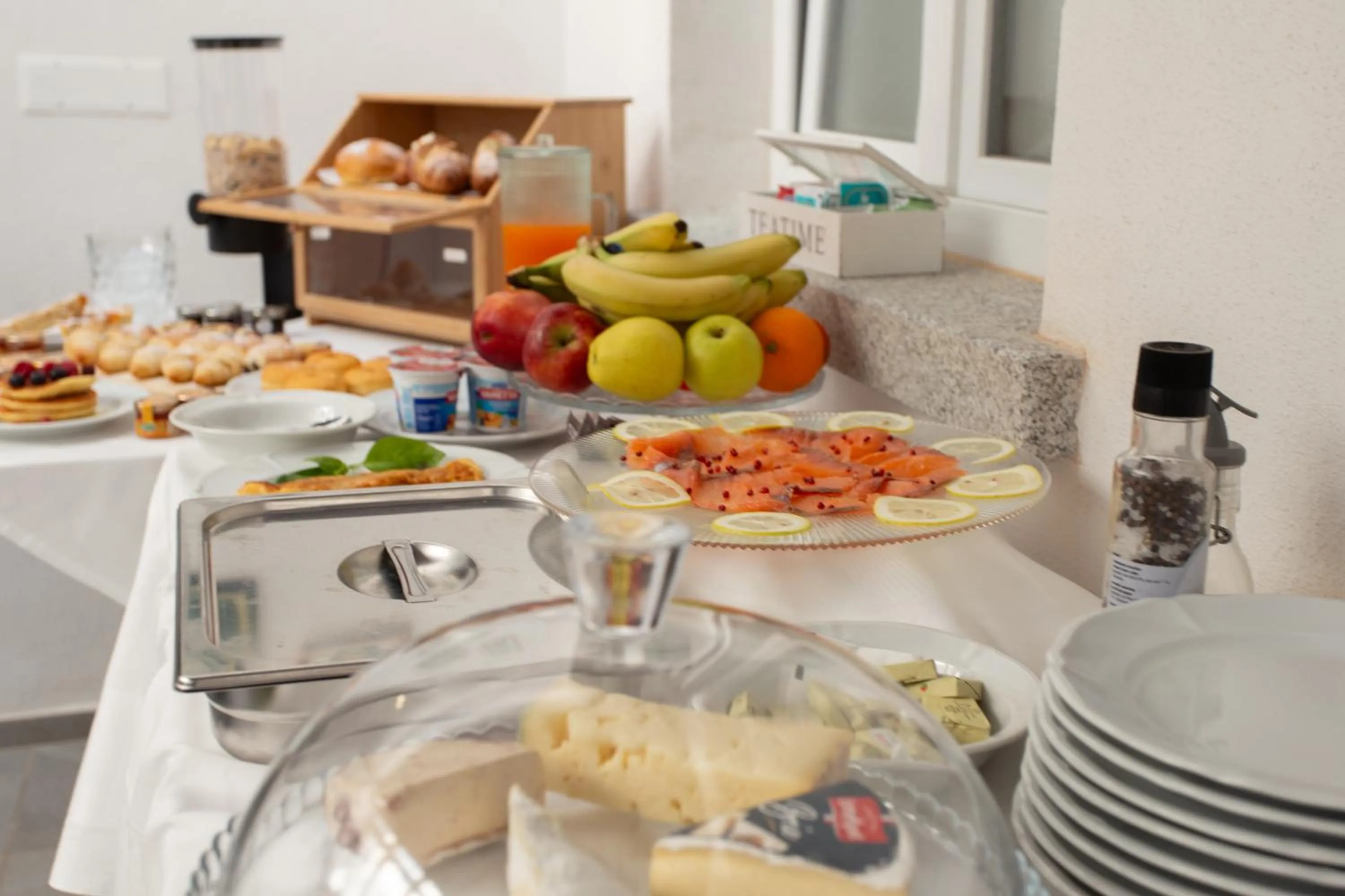 Buffet breakfast in Alexander House Hotel