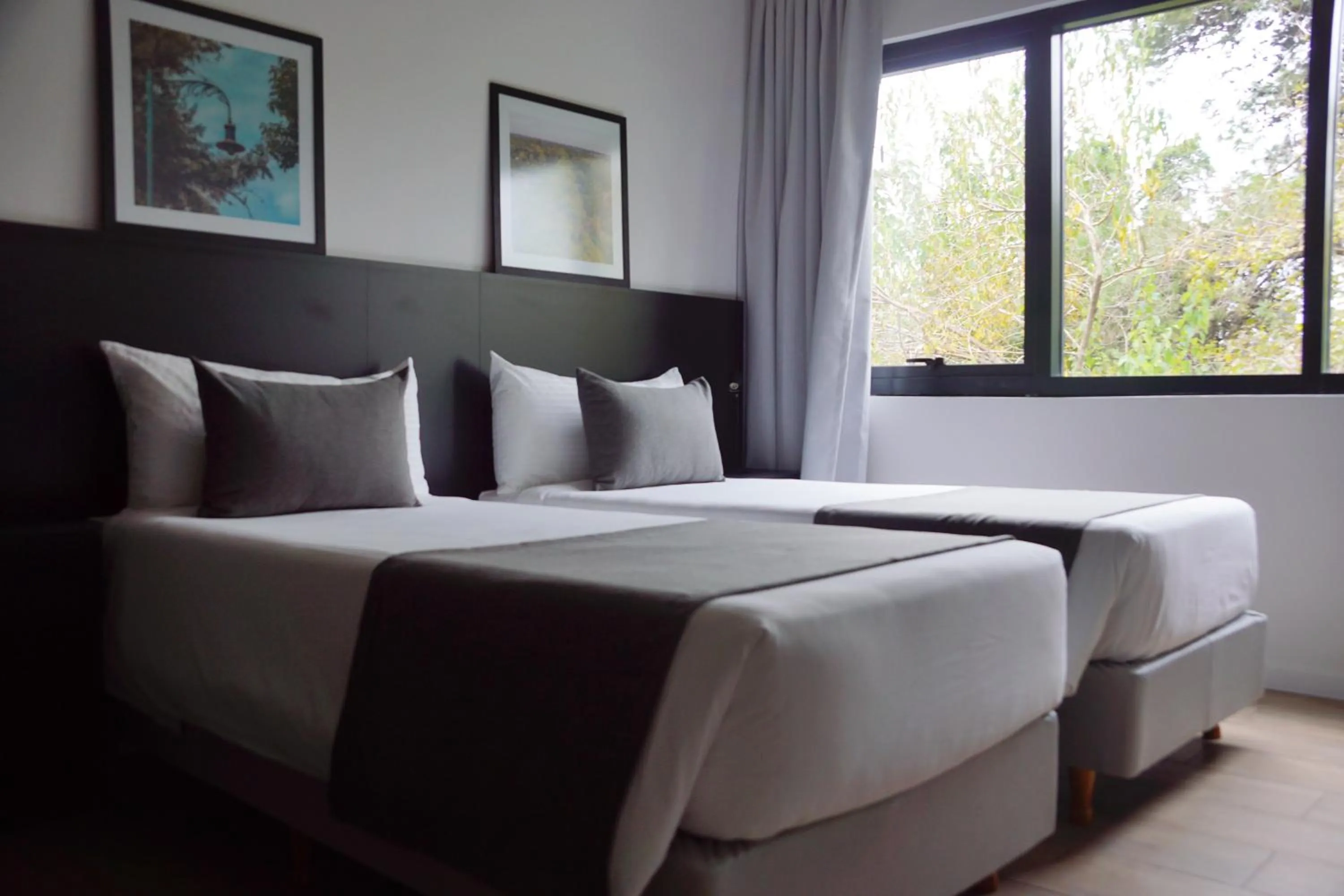 Bed in Mérit Parque Leloir by Amérian