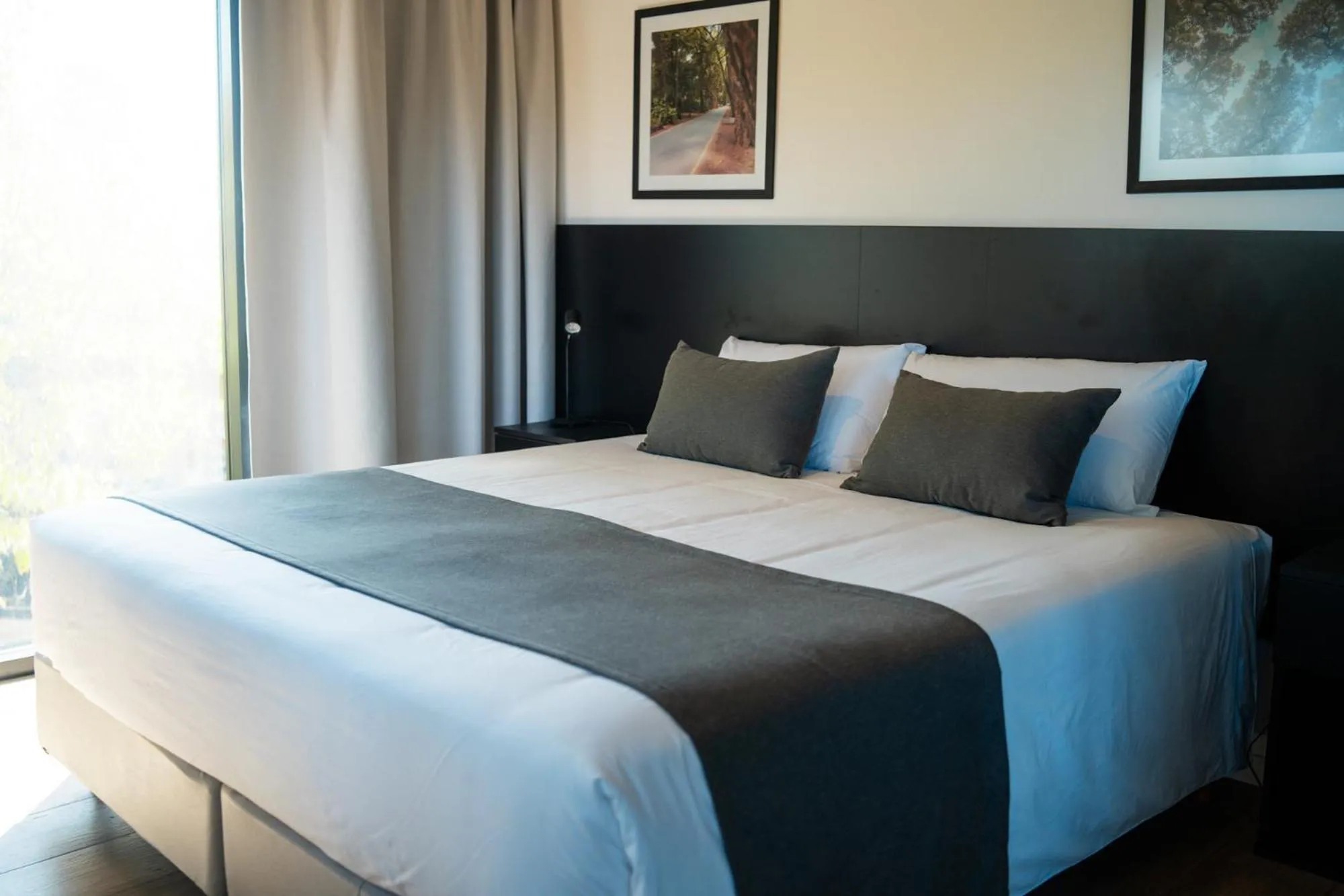 Bed in Mérit Parque Leloir by Amérian