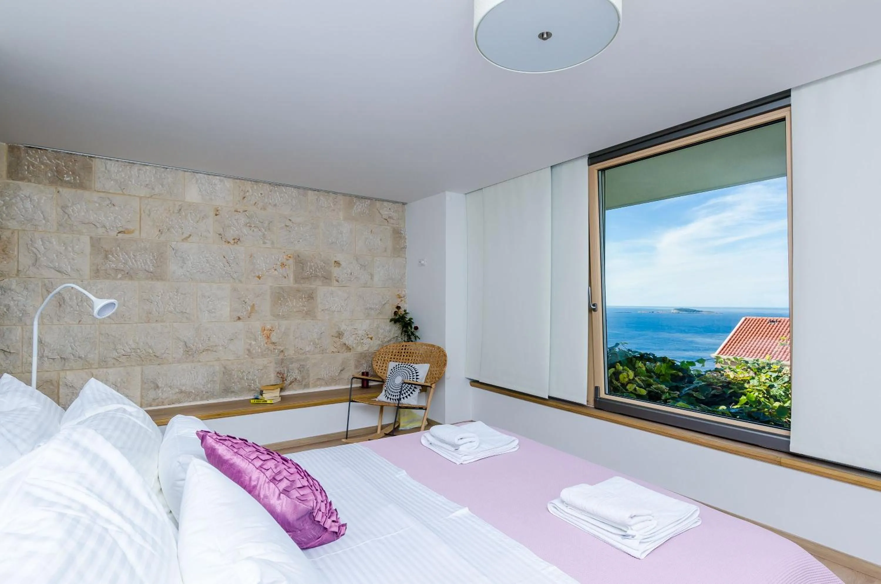 Bedroom, Bed in Villa Art Gallery