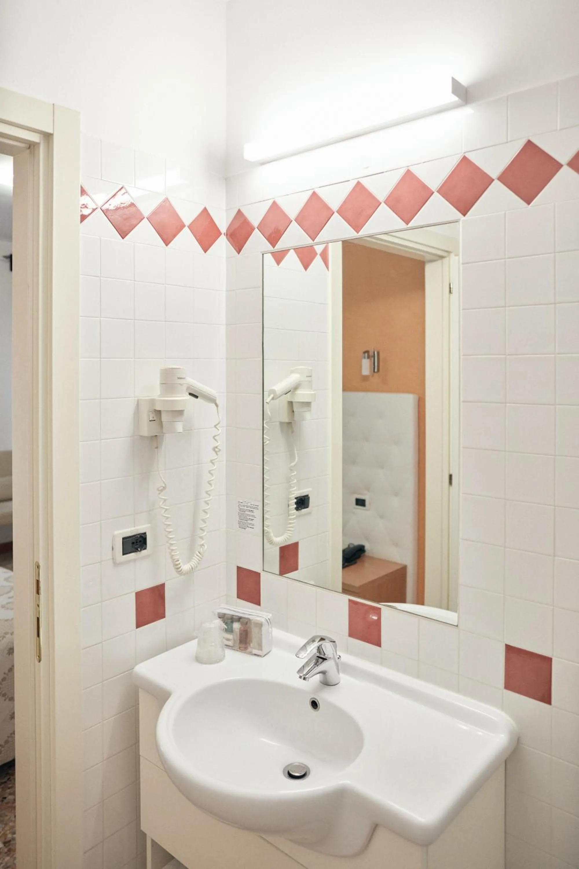 Shower in Hotel Roma