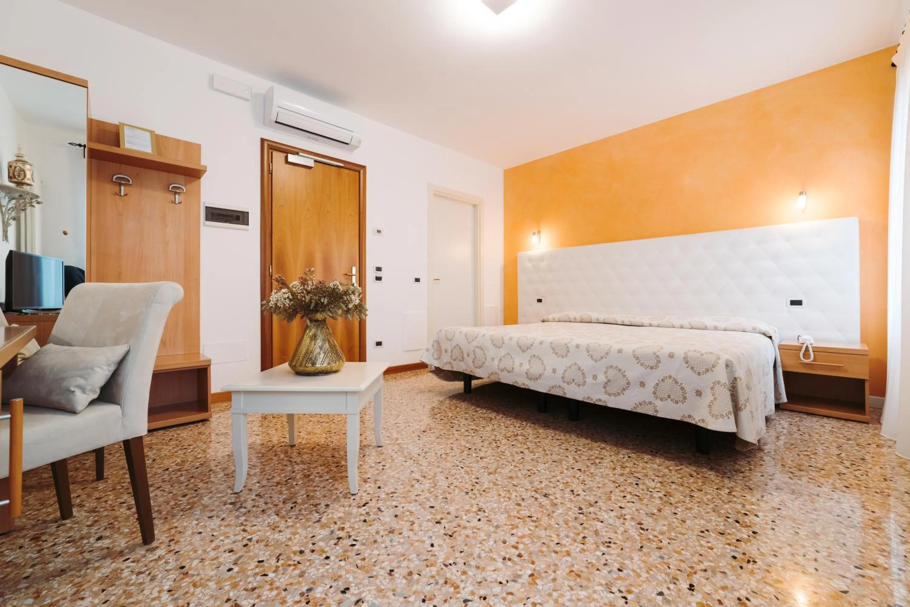 Photo of the whole room, Bed in Hotel Roma