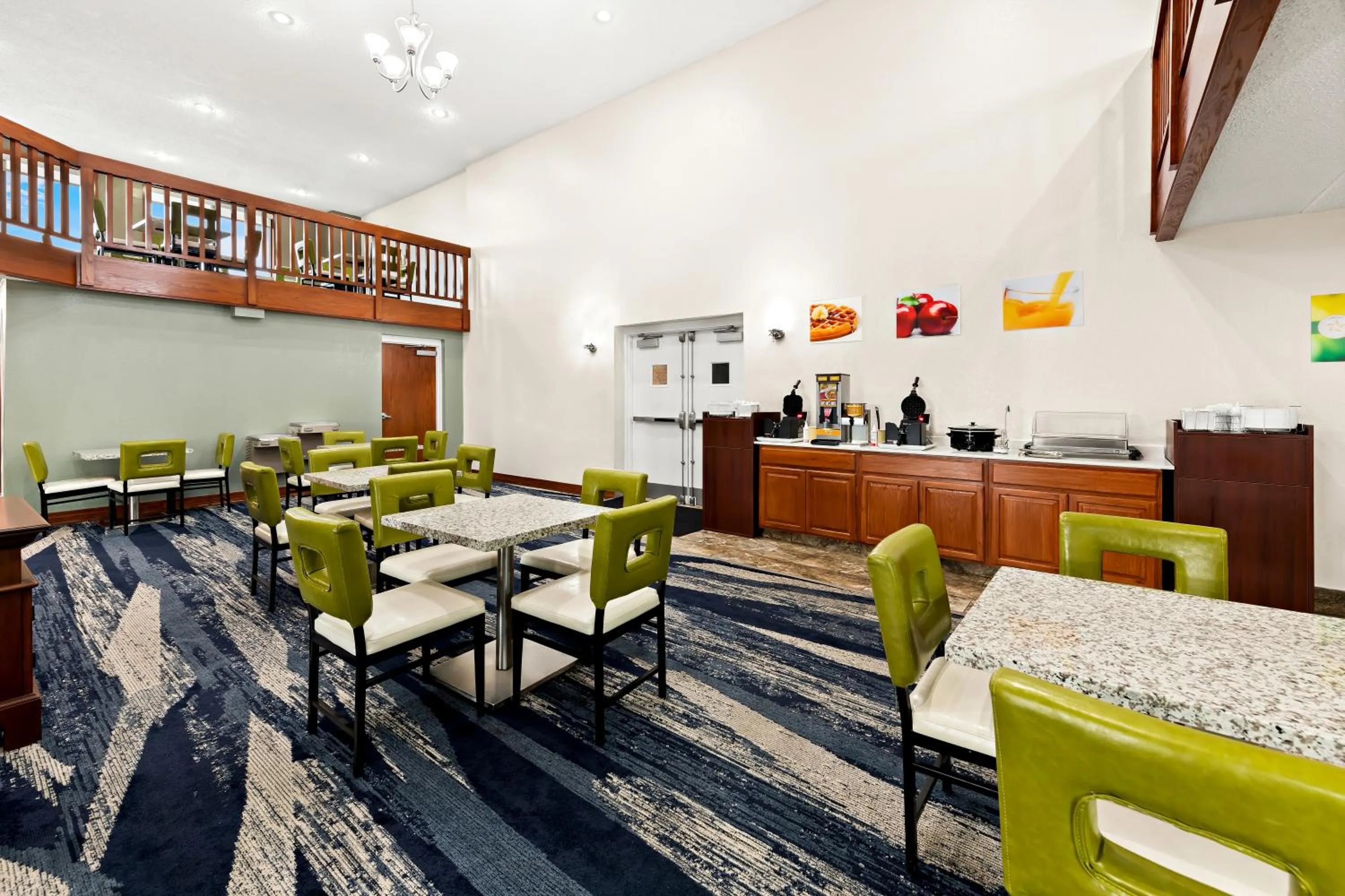 Breakfast in Suburban Studios Mason Near Kings Island