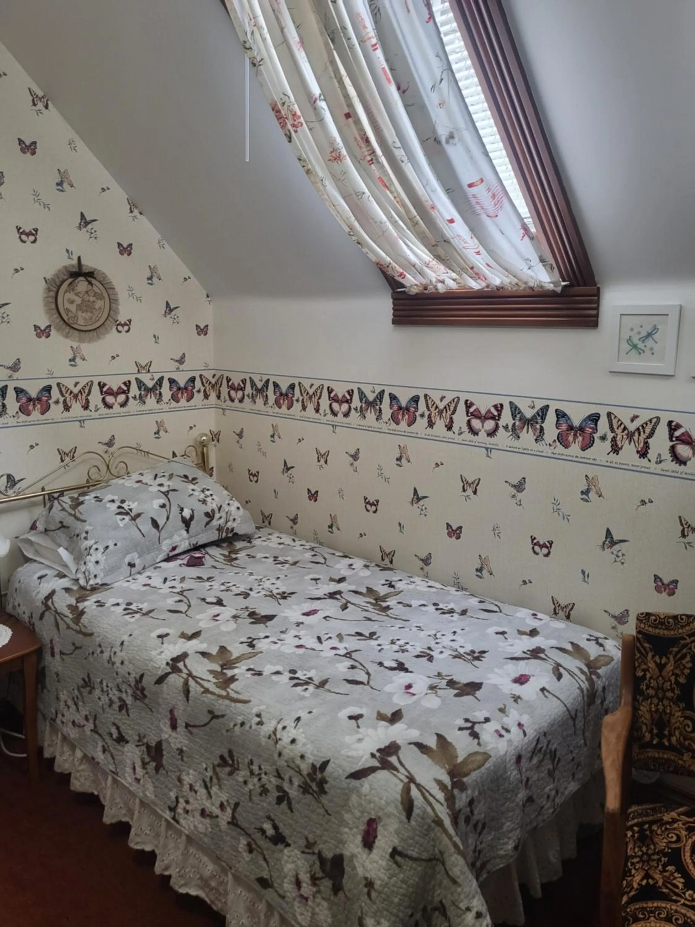 Bed in Cranberry Cove Inn