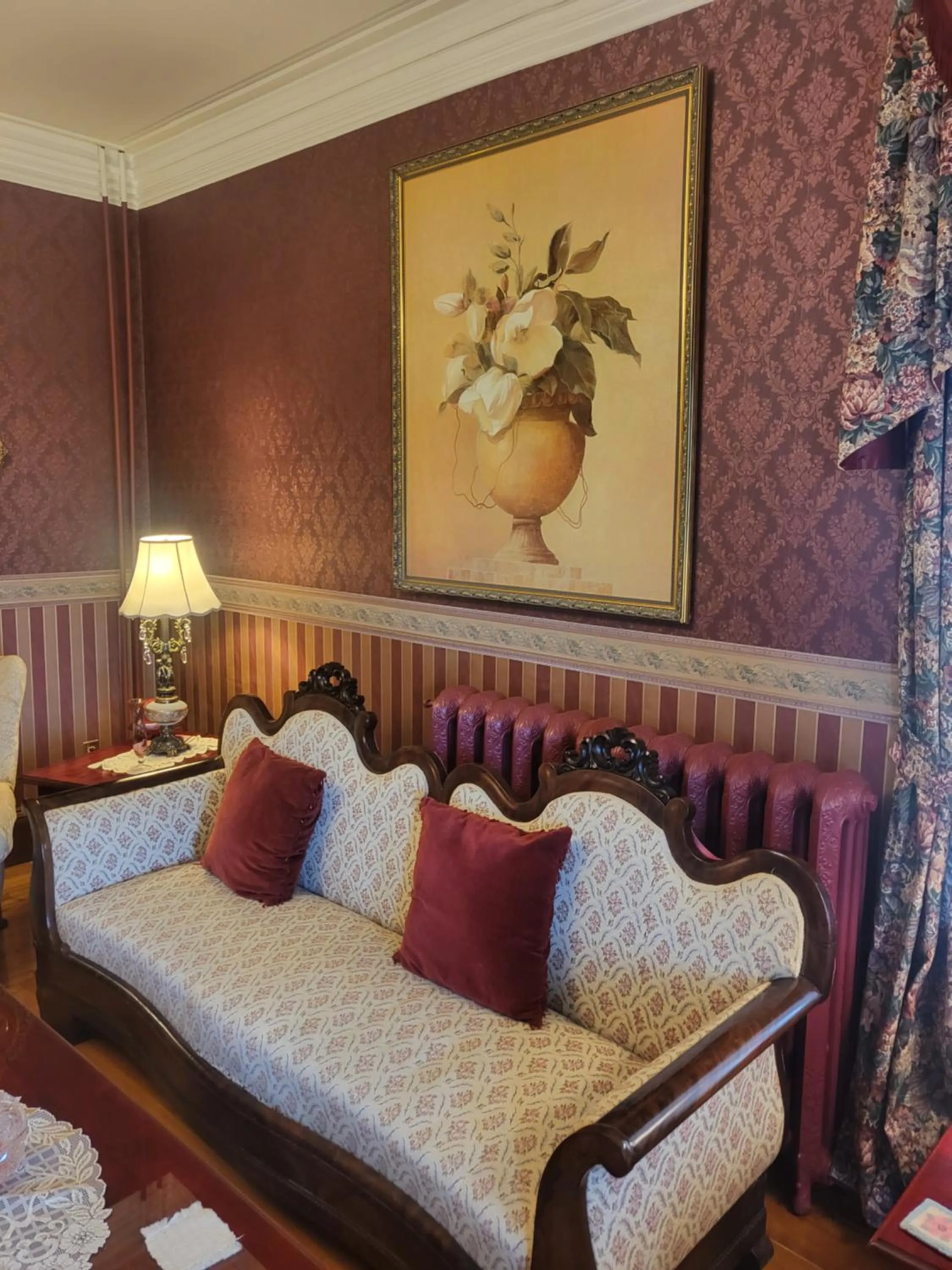 Bed in Cranberry Cove Inn