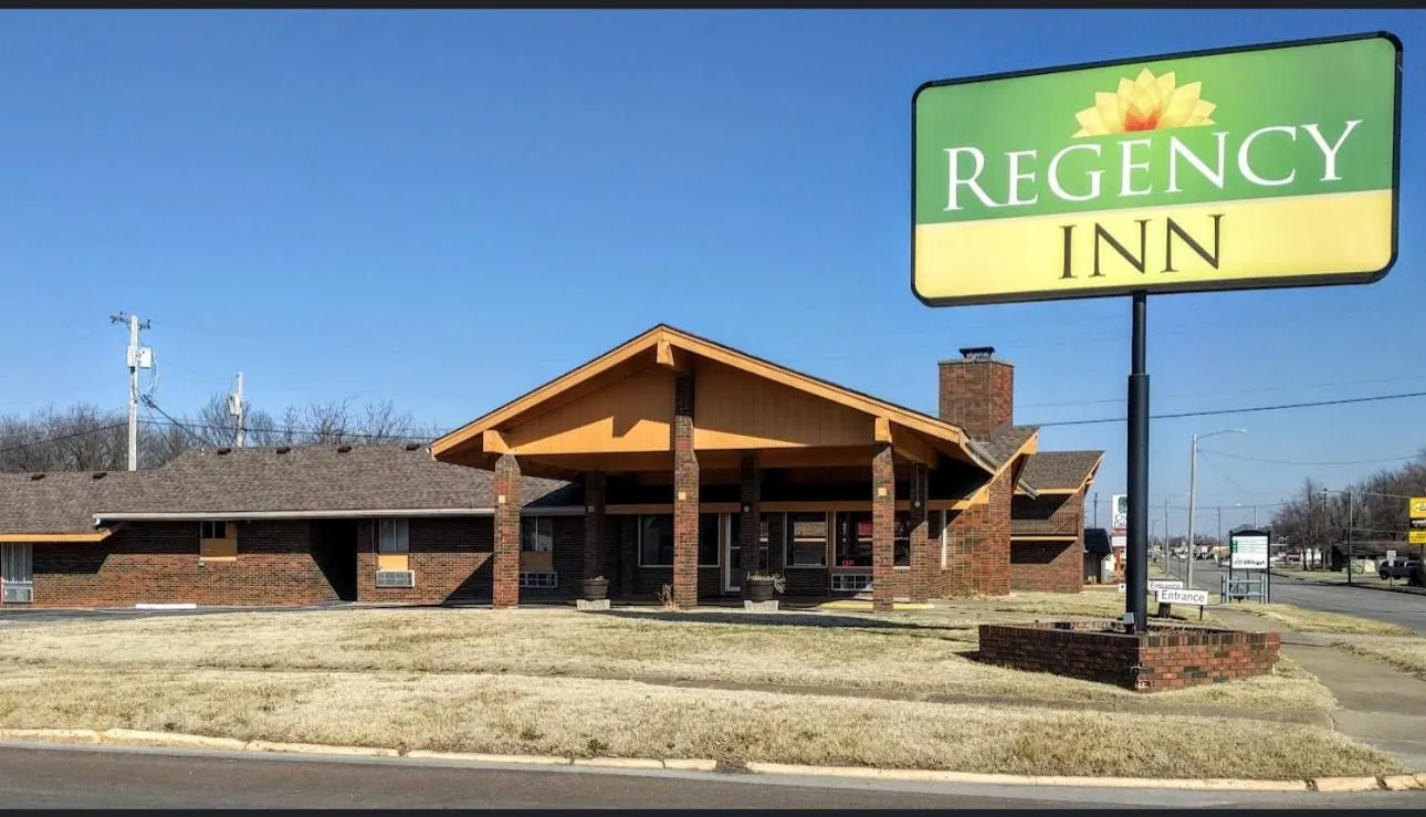 Regency Inn Iola