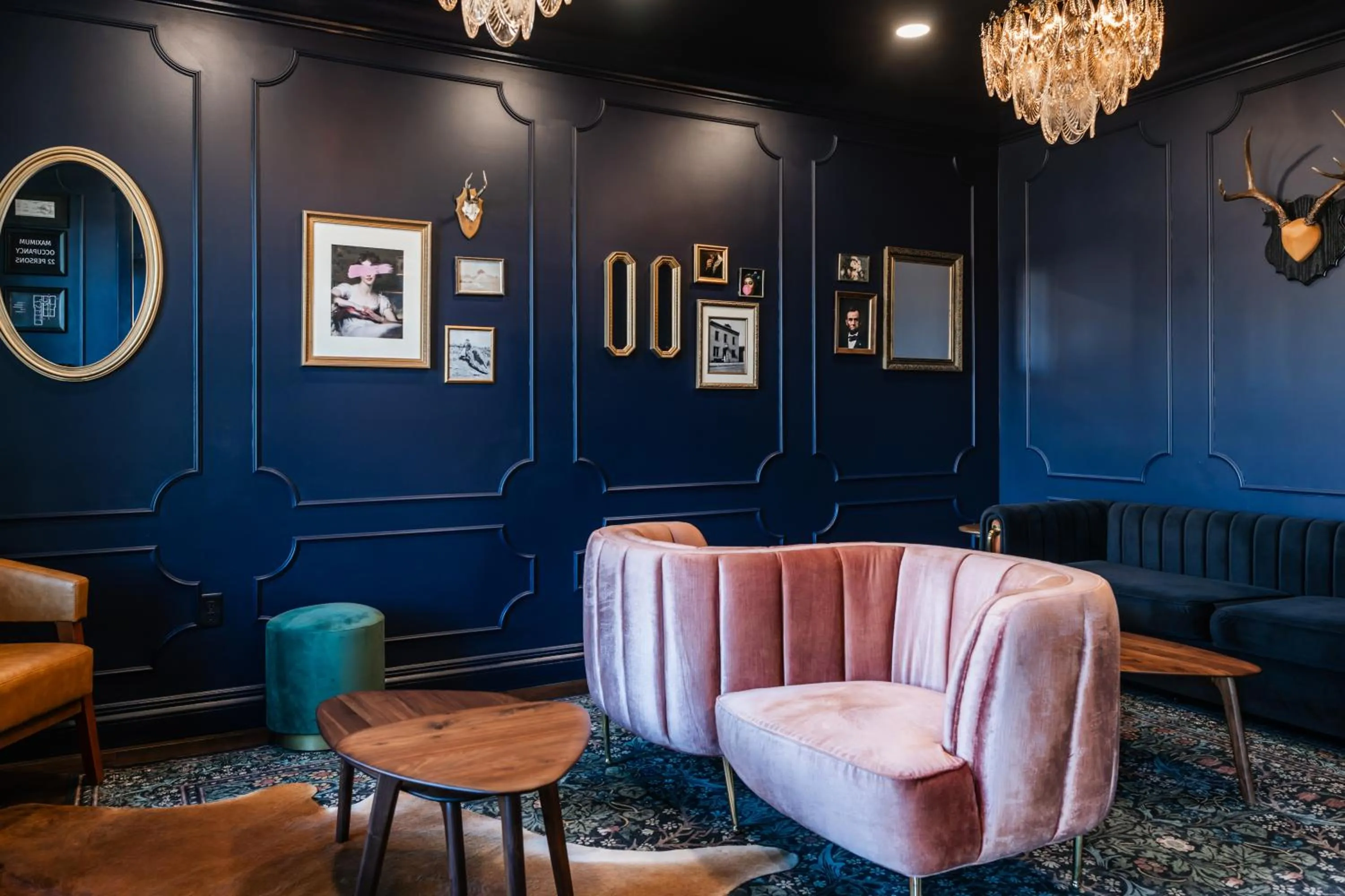 Communal lounge/ TV room in The Hotel Melrose