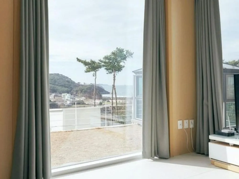 The Mare Pool Villa Pension