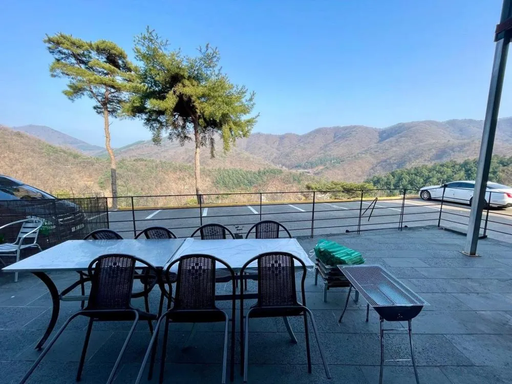 Yangju Gray Castle Pension