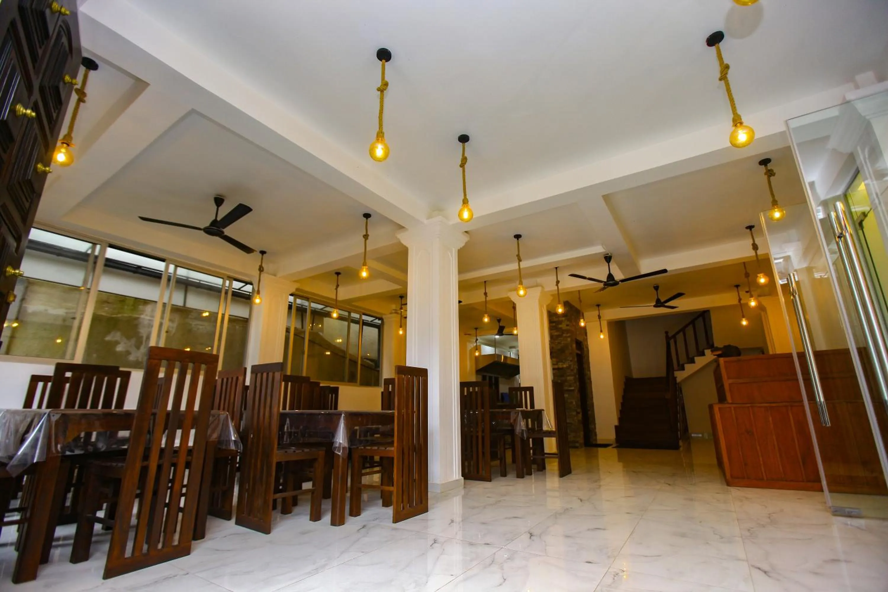 Restaurant/places to eat in Sakura Surf Lanka Hotel & Restaurant