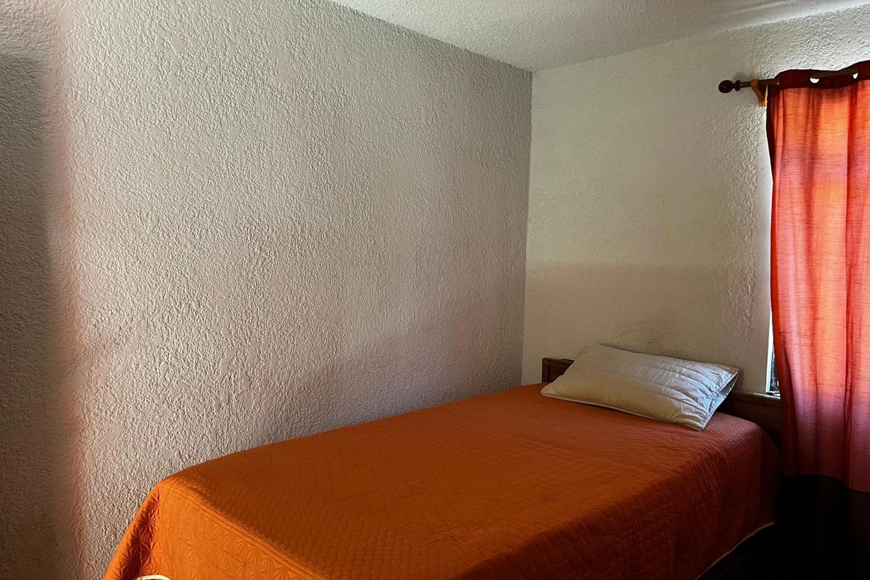 Bedroom in OYO Hotel Linda Tijuana