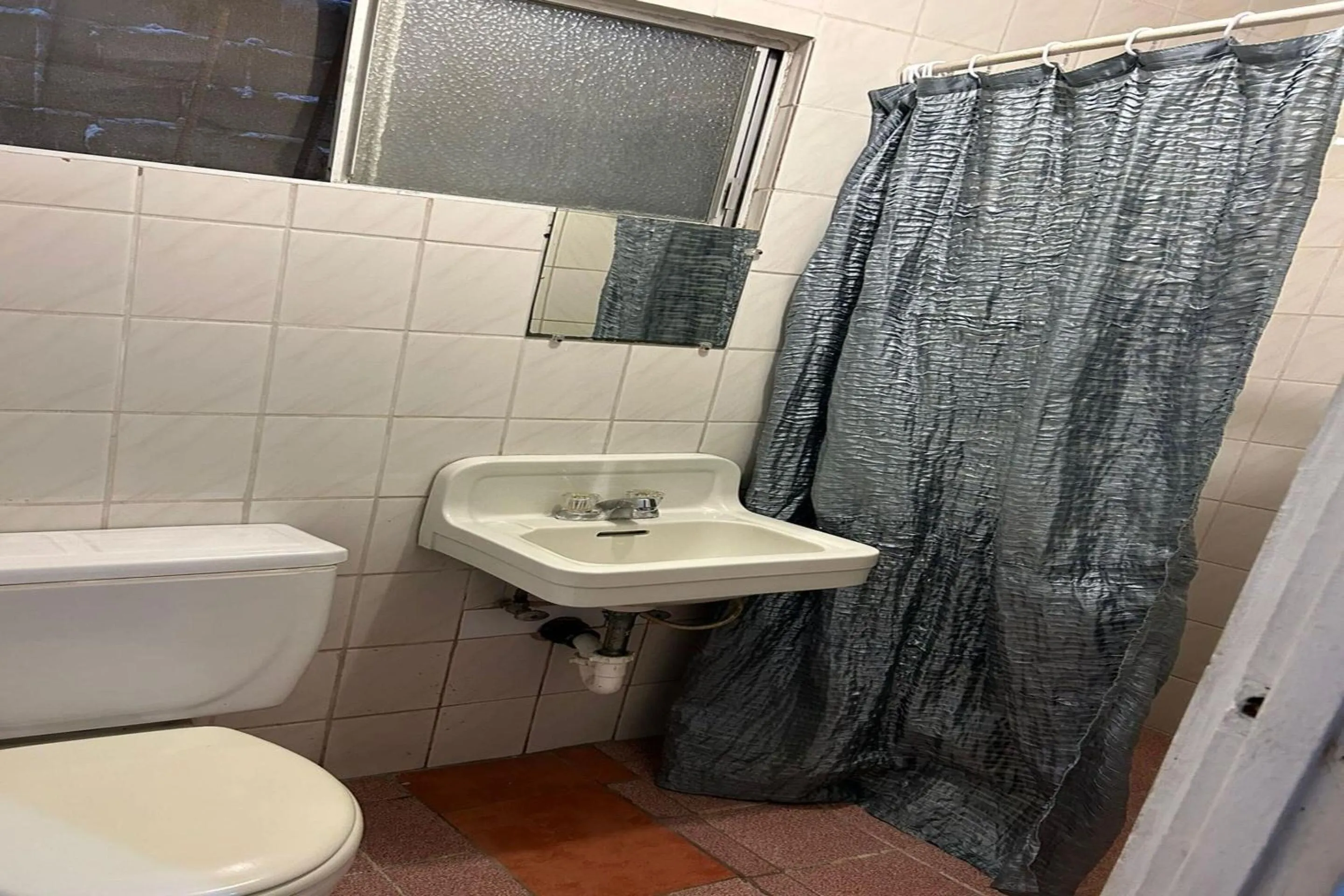 Bathroom in OYO Hotel Linda Tijuana