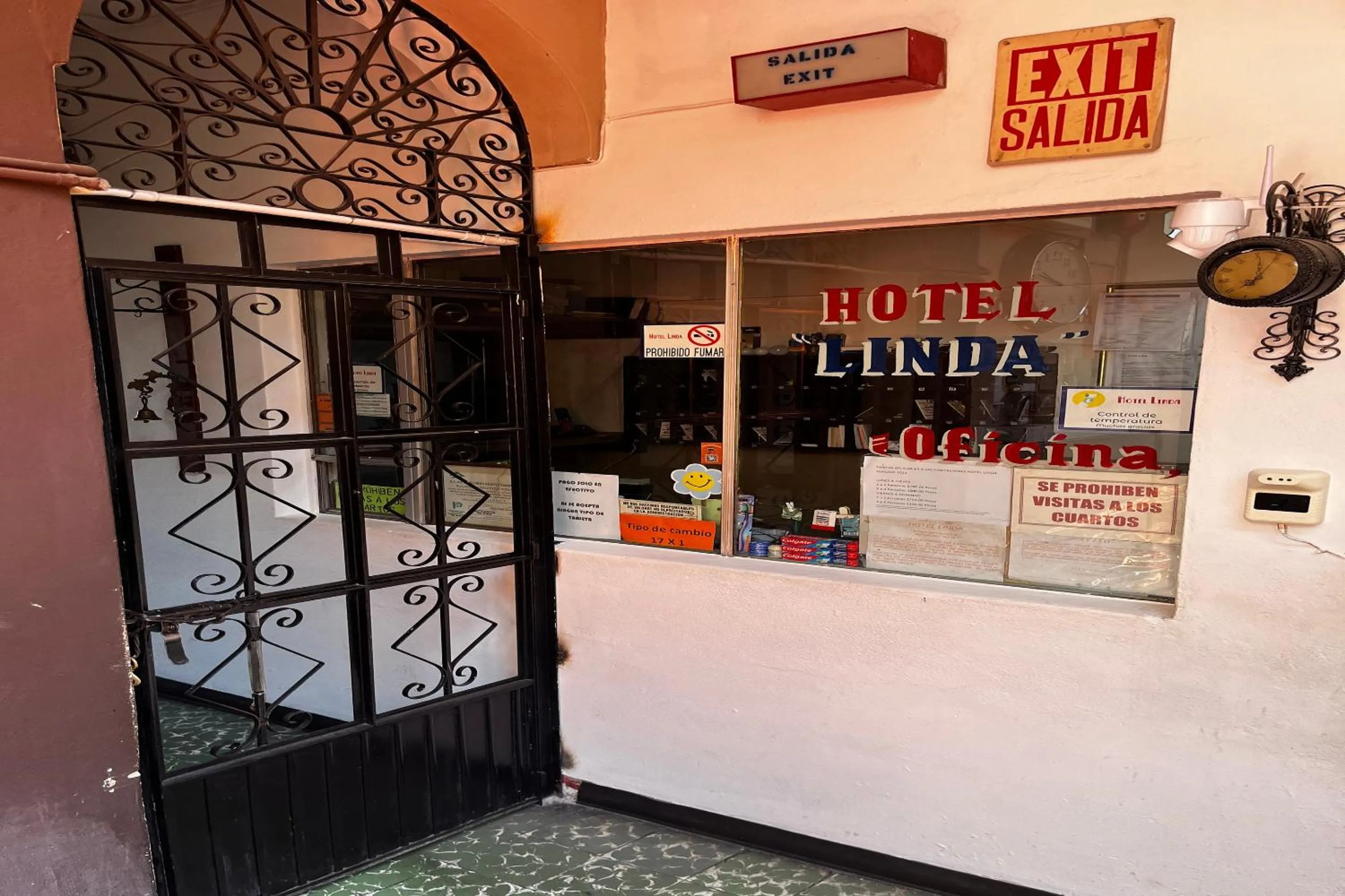 Lobby or reception in OYO Hotel Linda Tijuana