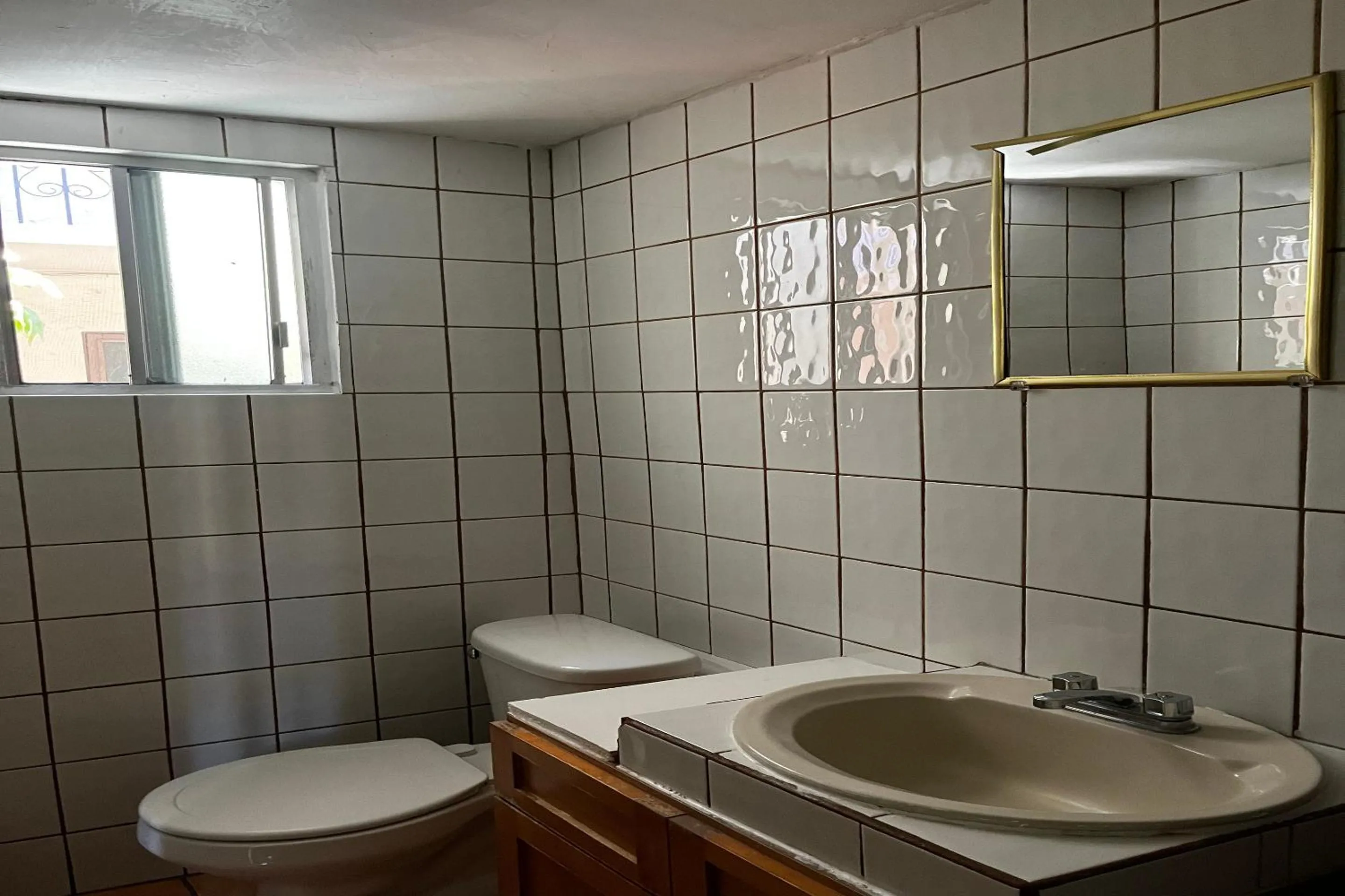 Bathroom in OYO Hotel Linda Tijuana