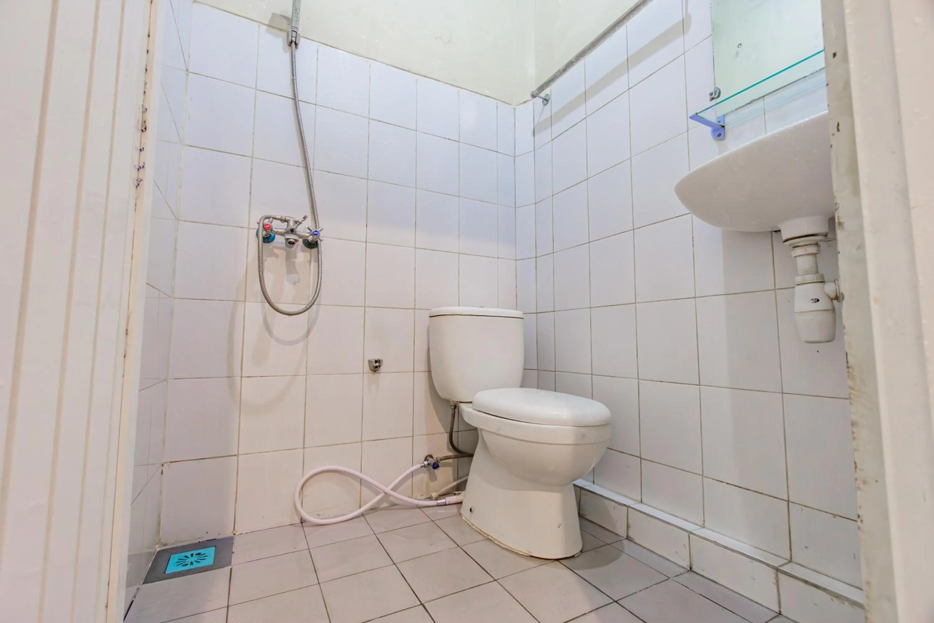 Bathroom in Hotel O Anasya Homestay