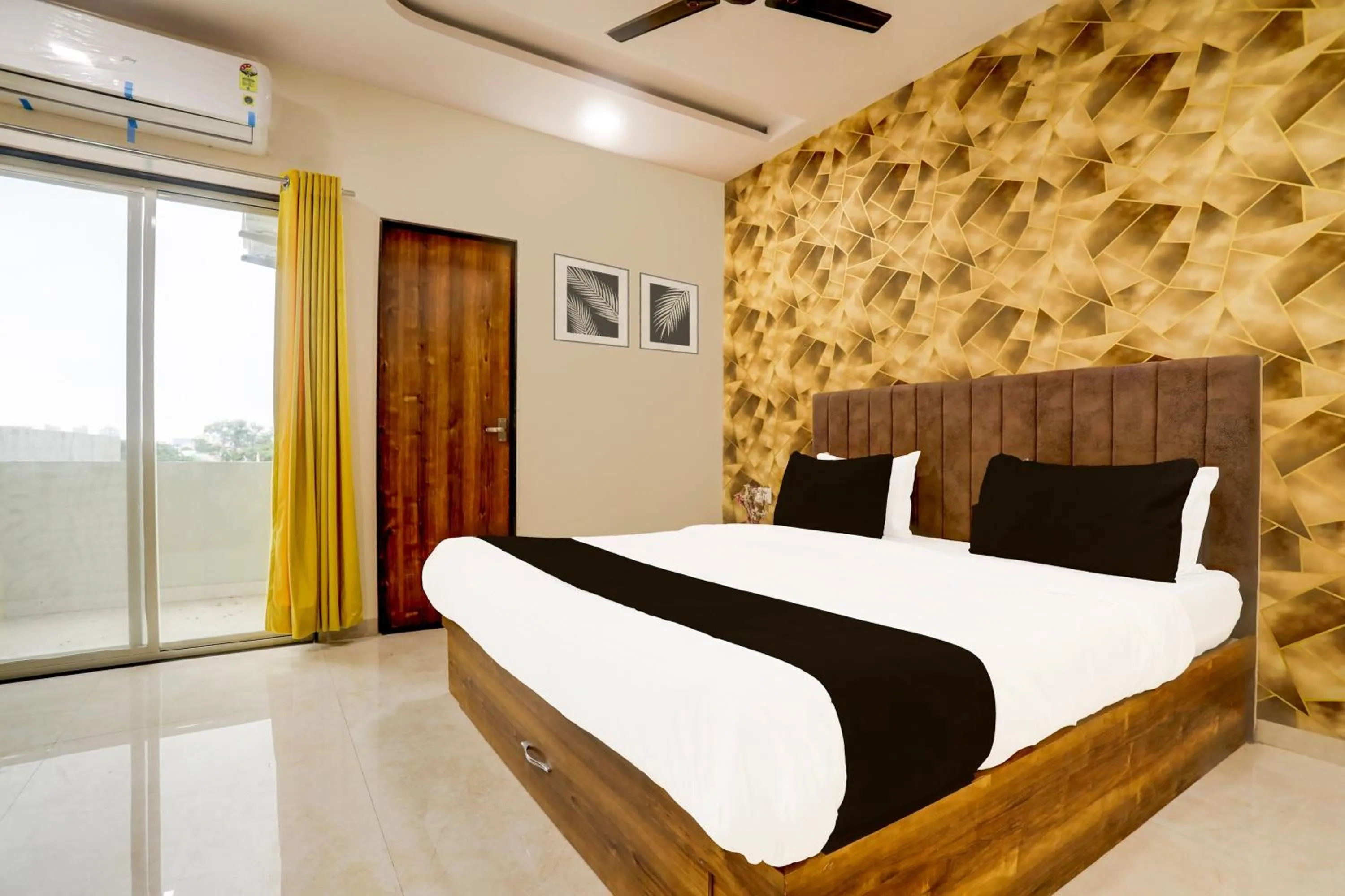 Bedroom, Bed in Hotel O Gaurav