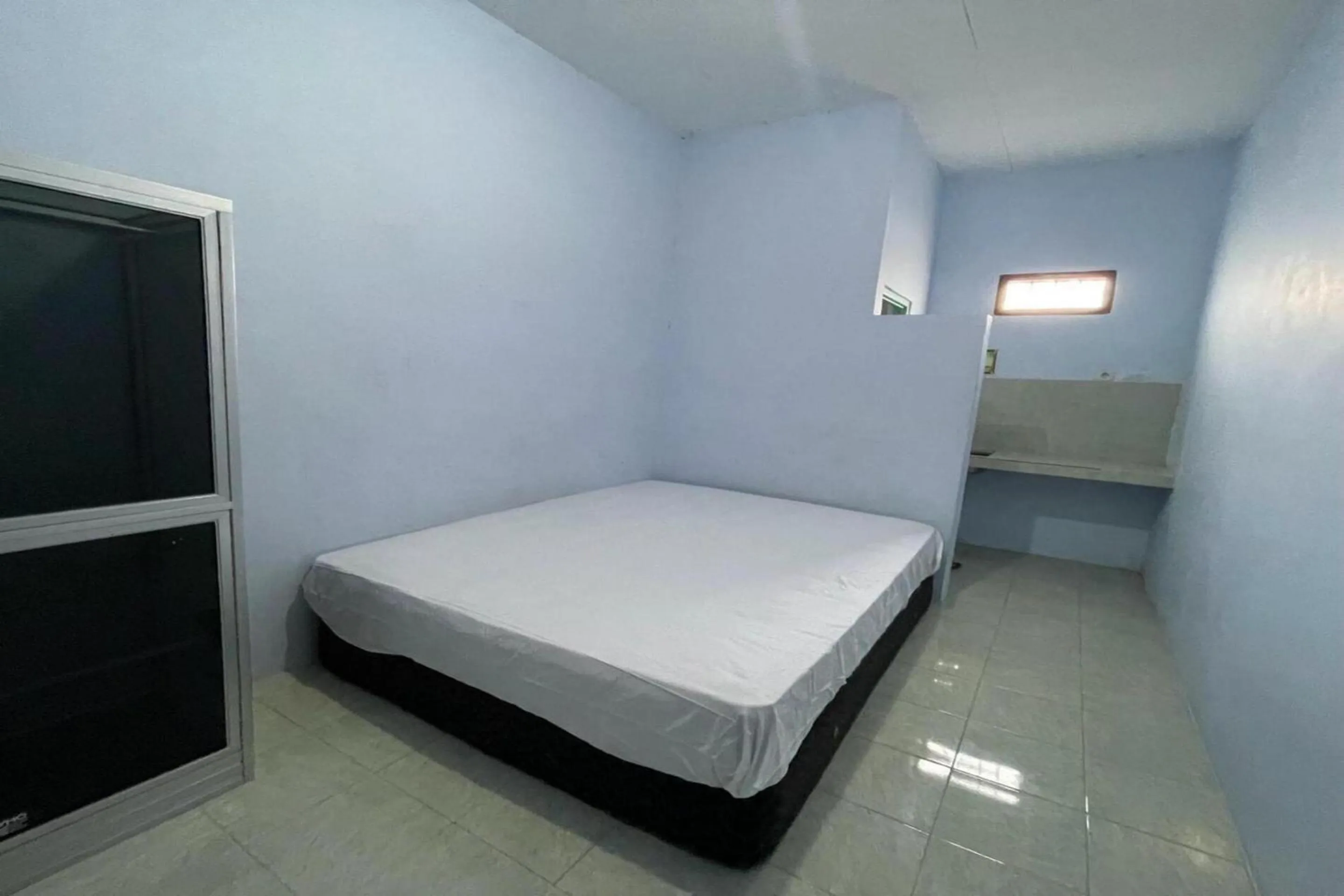 Bedroom, Bed in Hotel O Kost Btnompo Near SDI Bontosallang