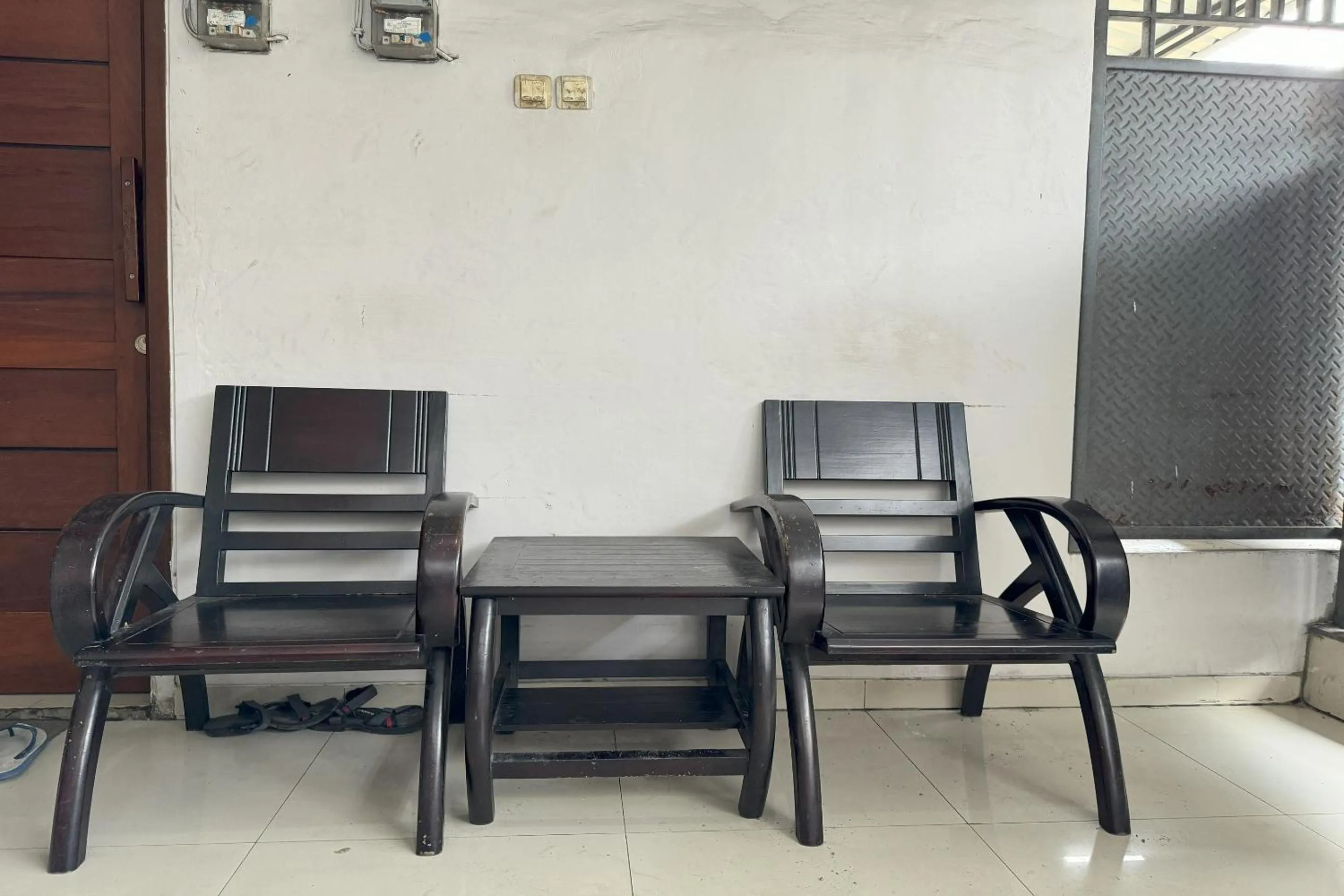 Lobby or reception in Hotel O Kost Aisyah Near Citra Grand Galesong City(Pattalassang)