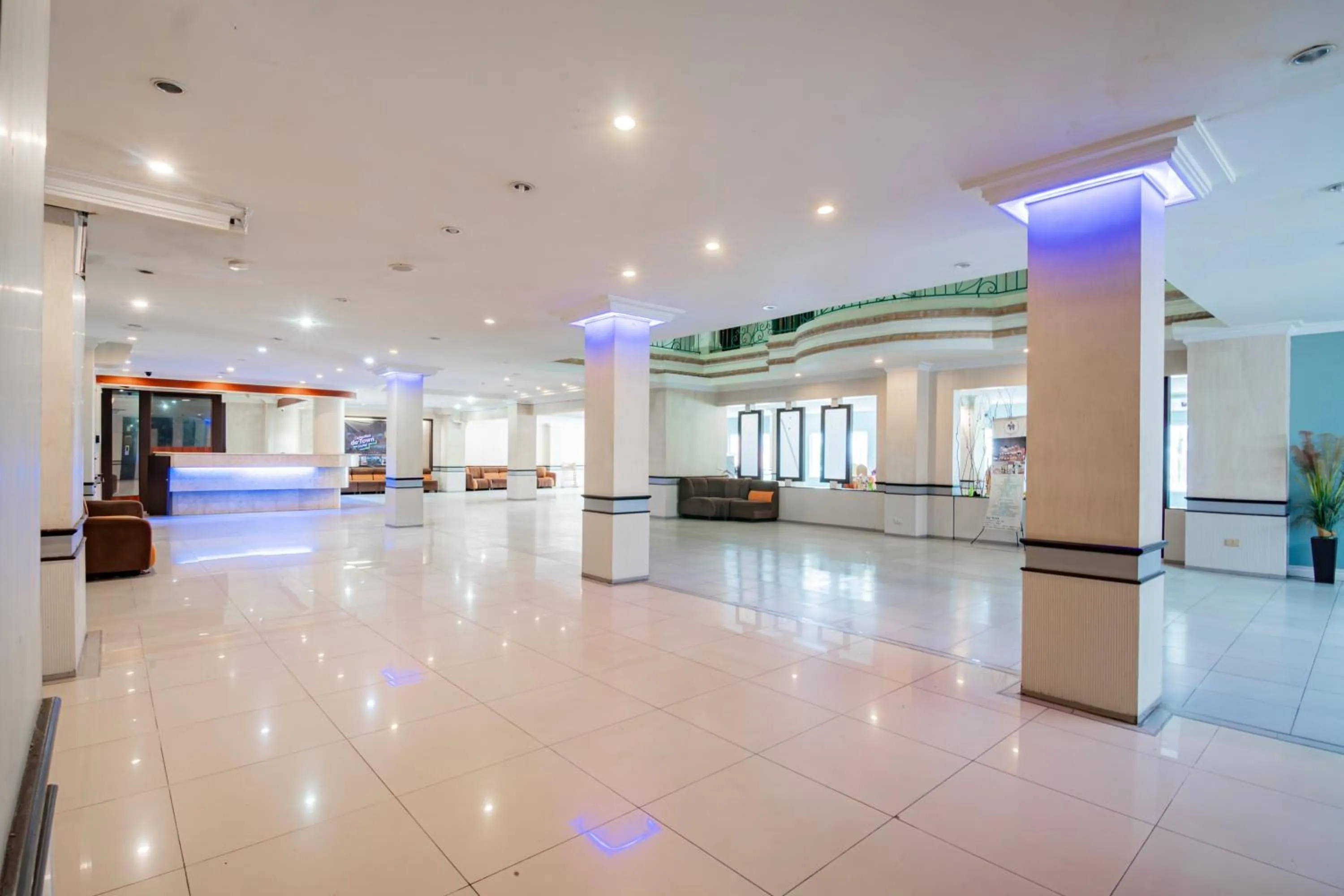 Lobby or reception in Collection O Senapelan Near Rsud Petala Bumi Formerly De Town Hotel