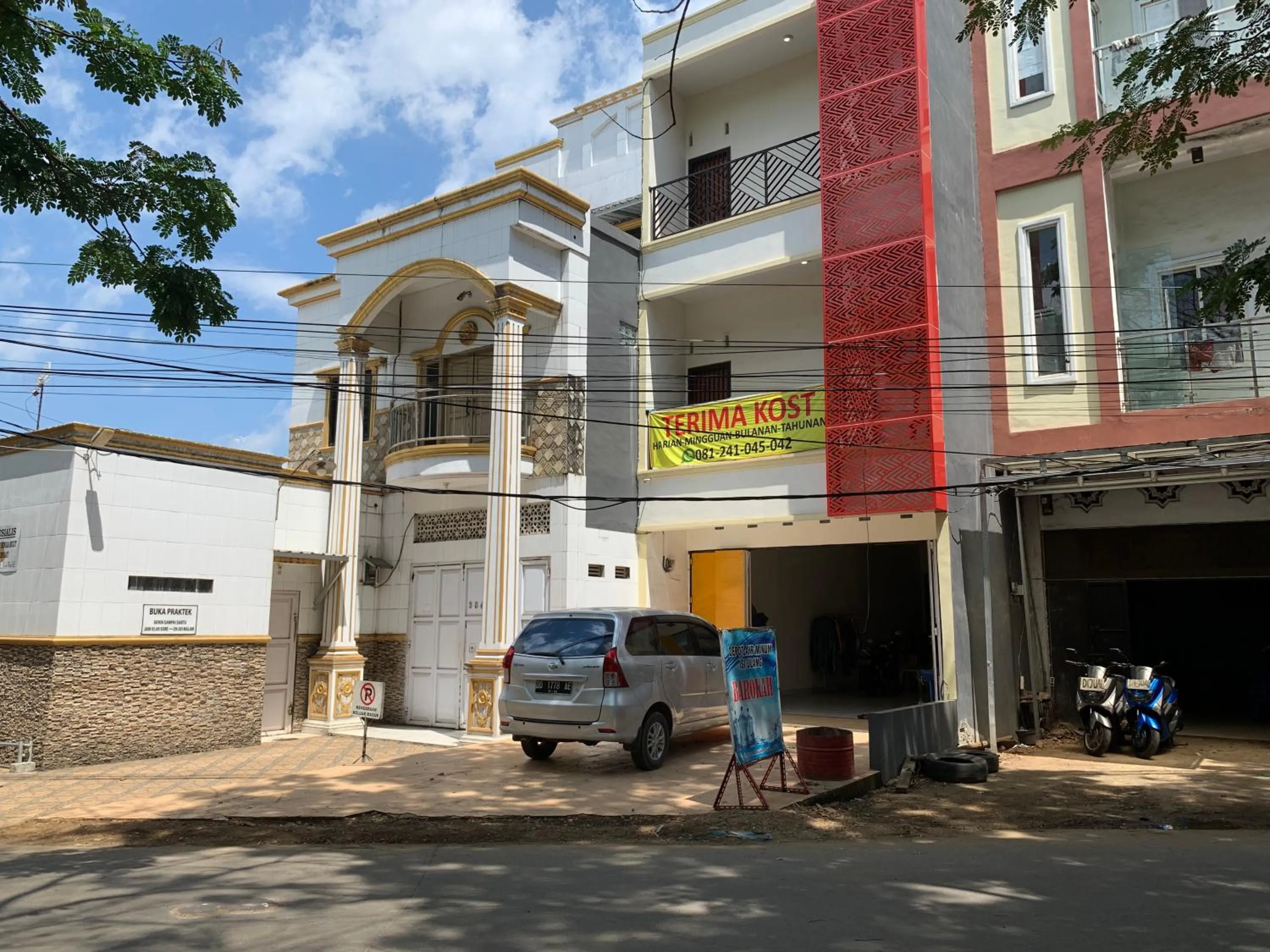 Facade/entrance in Hotel O Pondok Akhmal 2 Near Kantor Desa Pattinoang