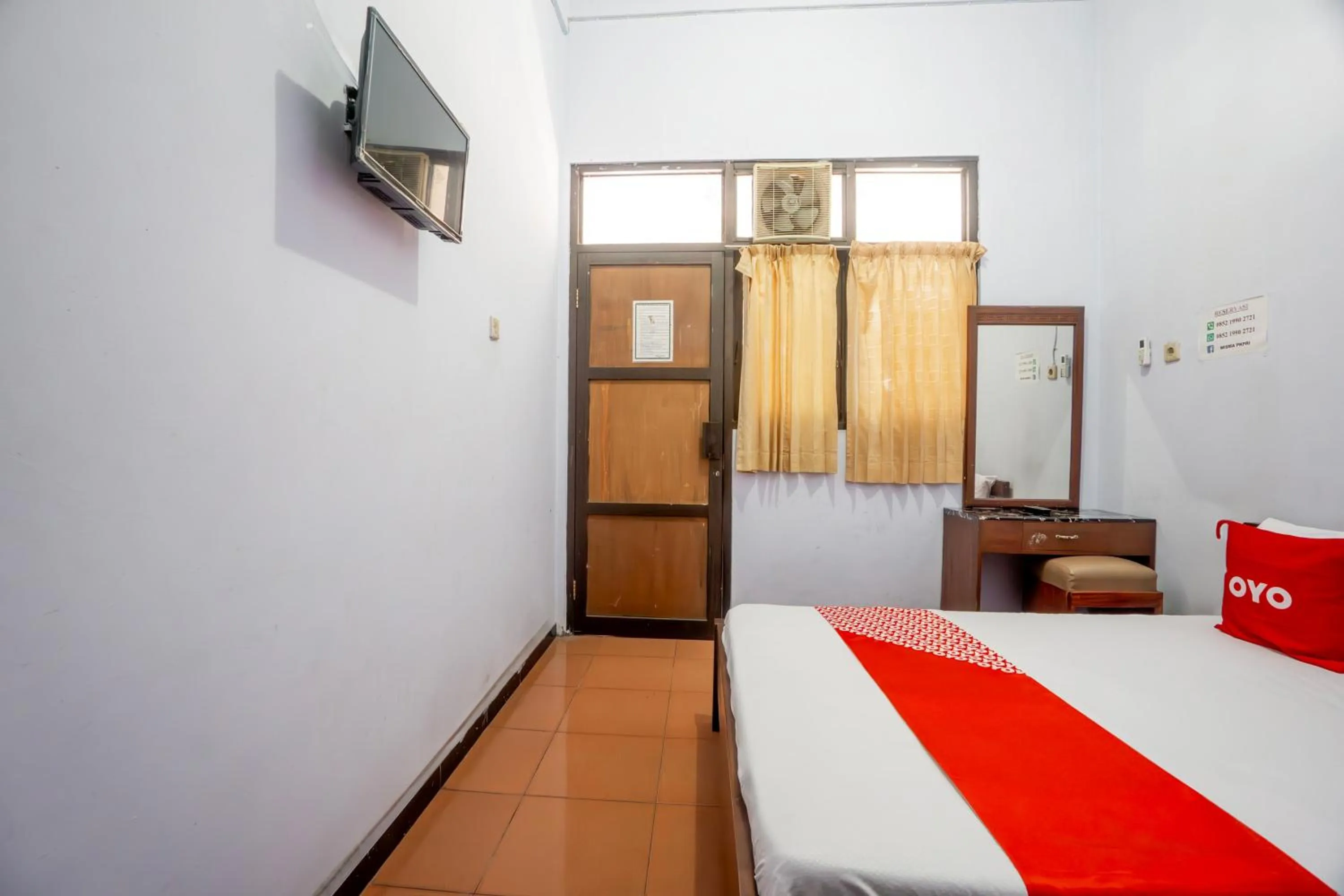 Bedroom, Bed in Hotel O Central Madiun Near Stasiun Kota Madiun