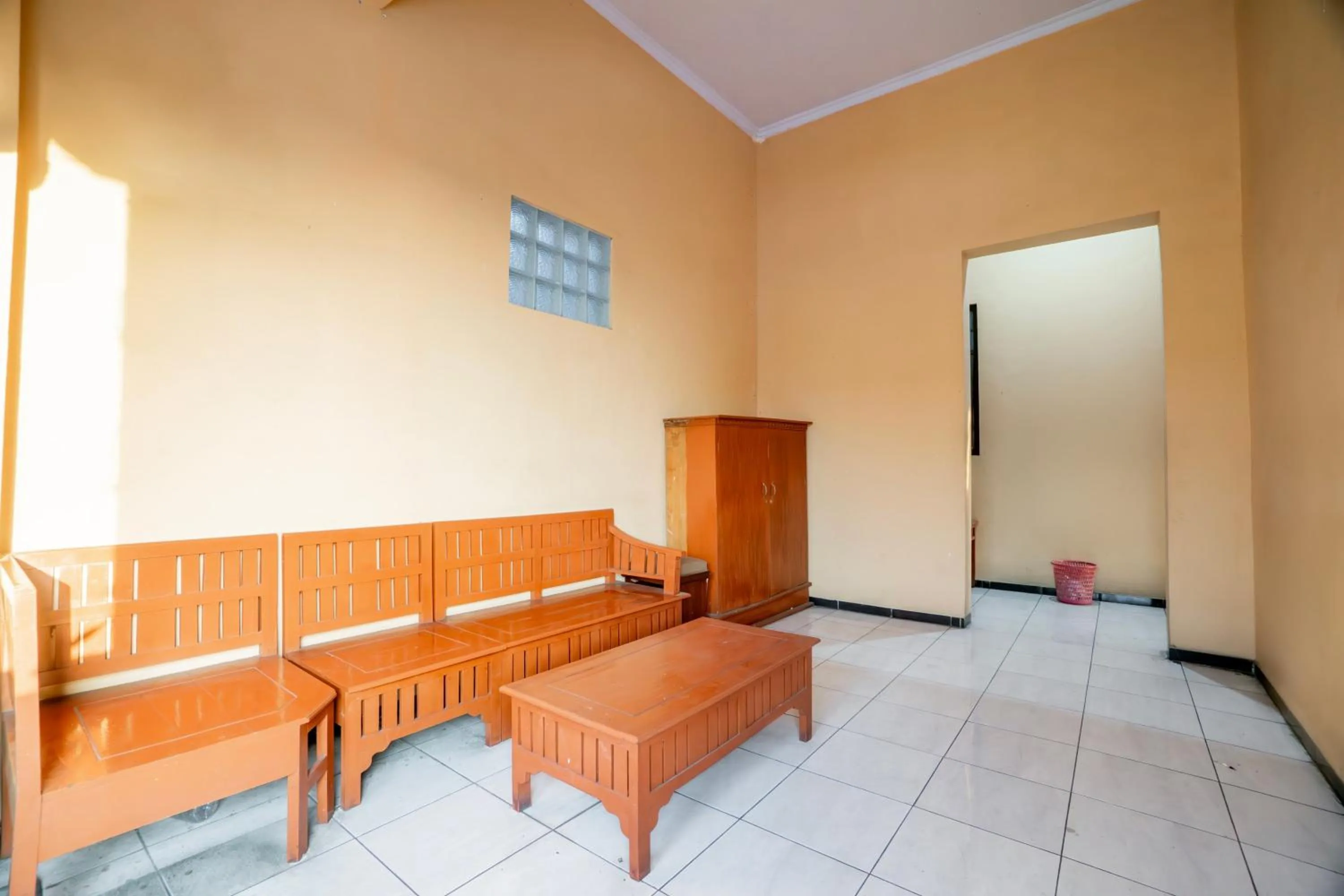 Lobby or reception in Hotel O Central Madiun Near Stasiun Kota Madiun