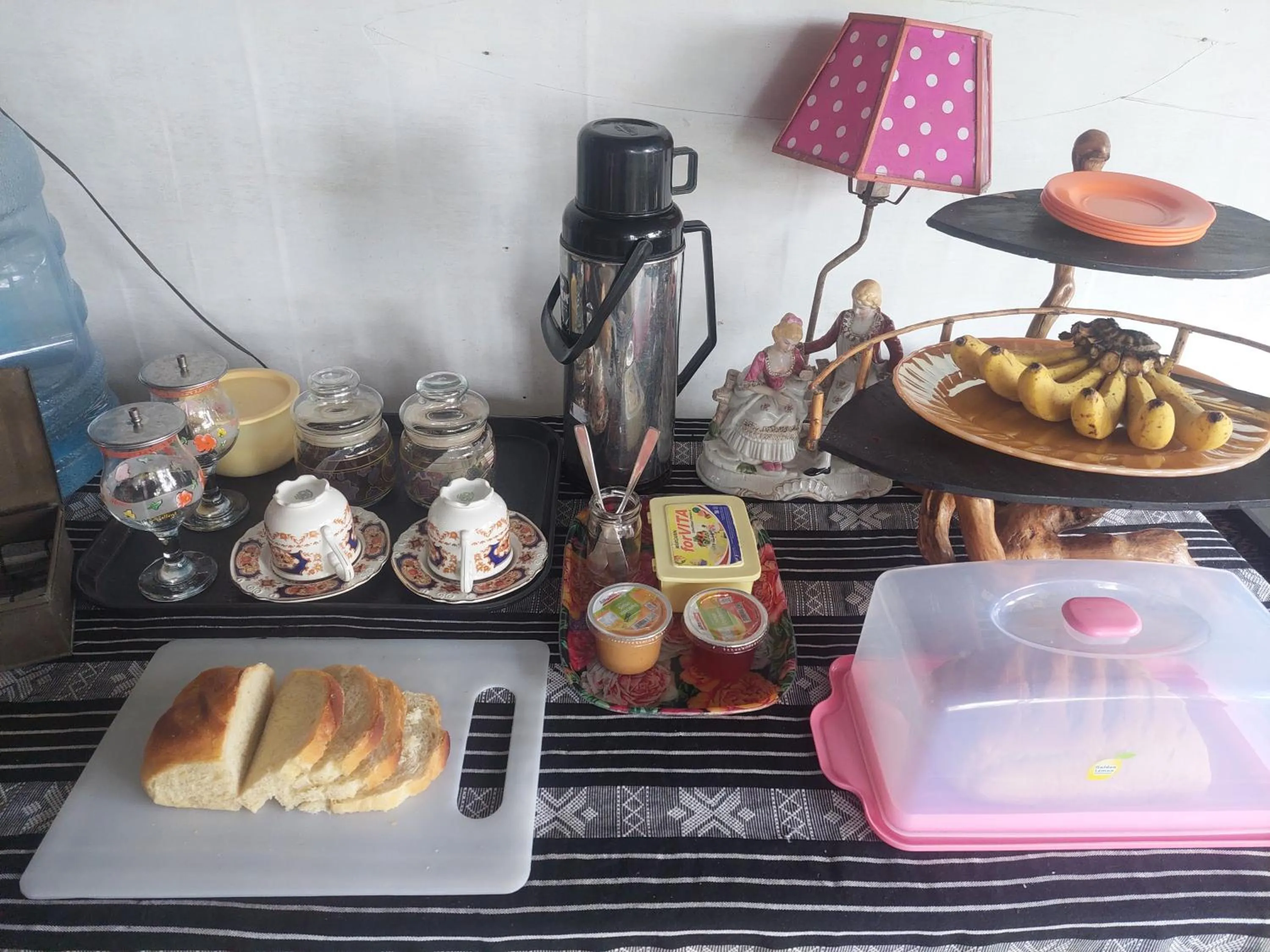 Restaurant/places to eat in Chrisma Bed and Breakfast