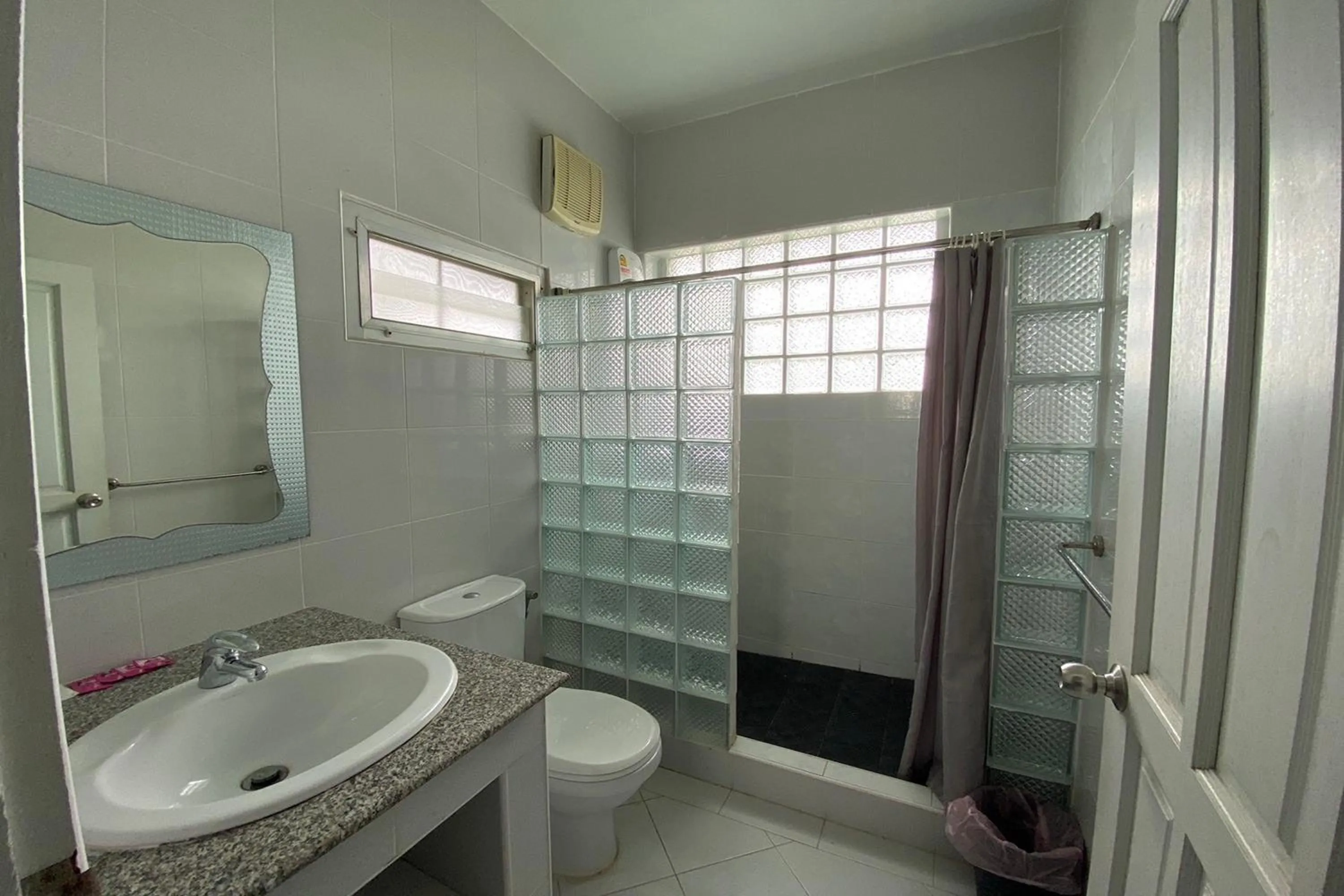 Bathroom in Baan Sanuan Resort