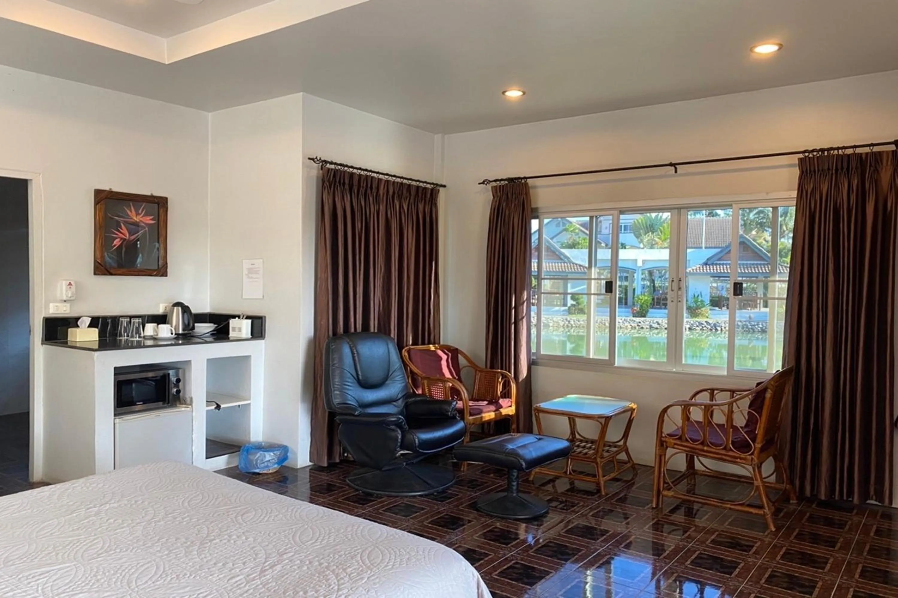 Living room, Bed in Baan Sanuan Resort