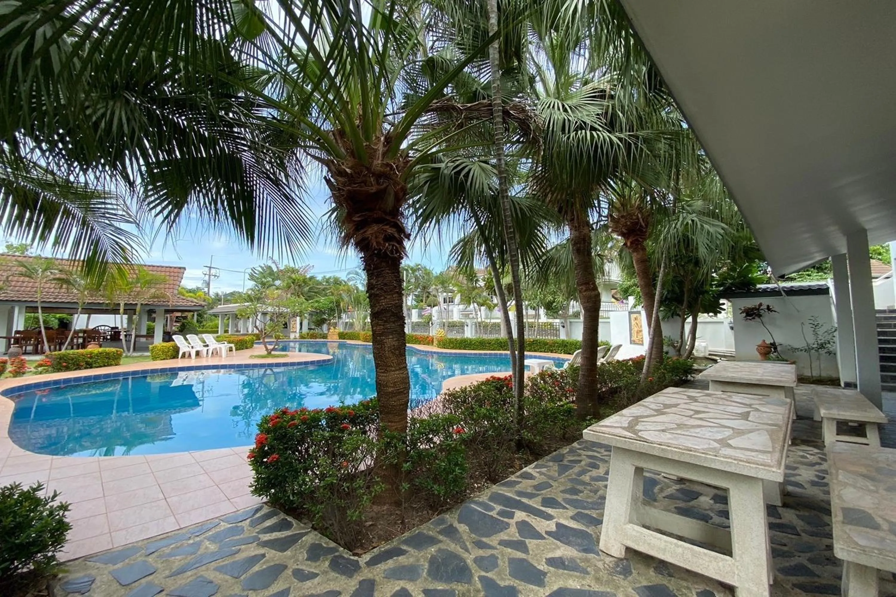 Swimming pool in Baan Sanuan Resort