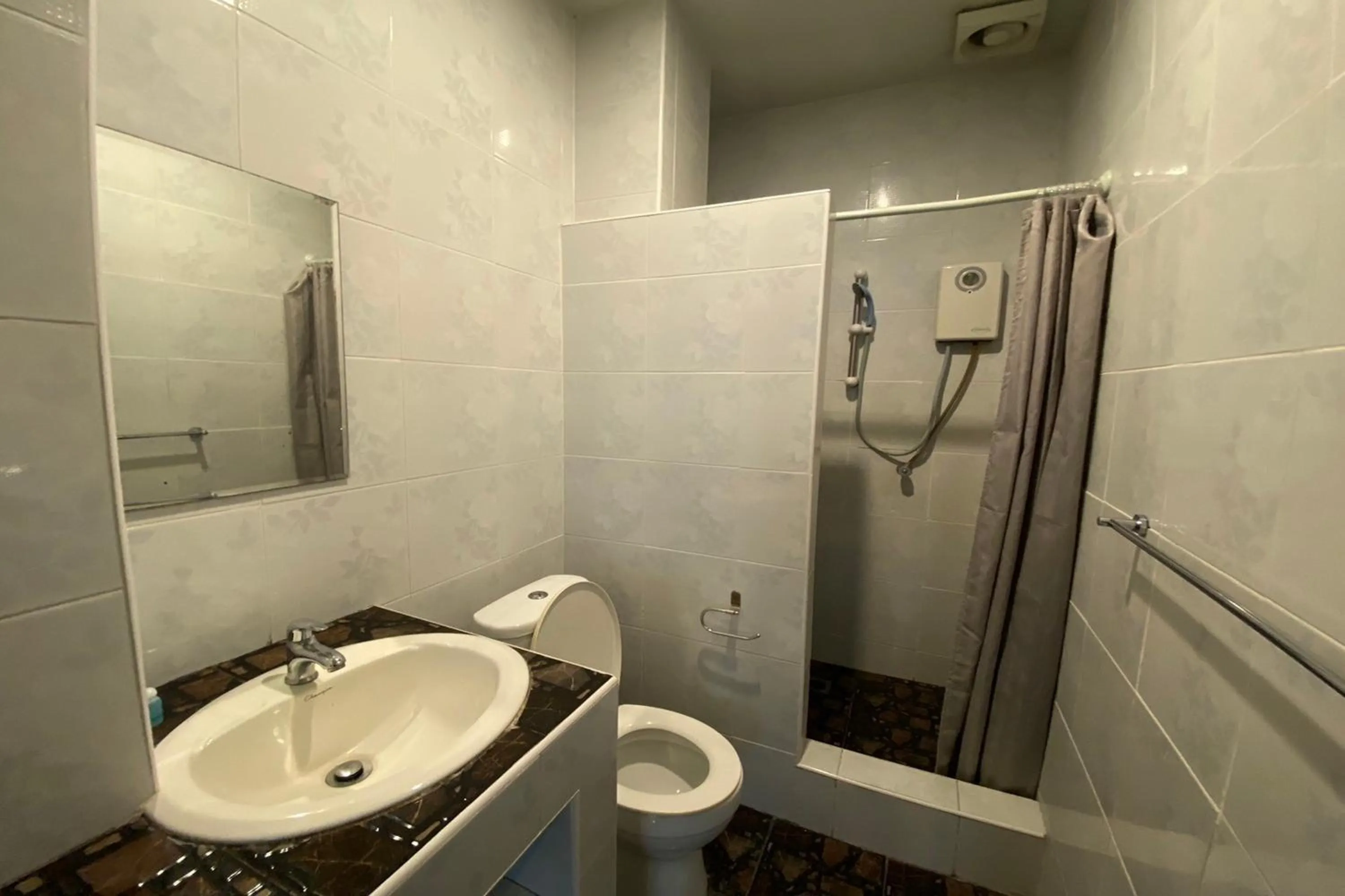 Bathroom in Baan Sanuan Resort