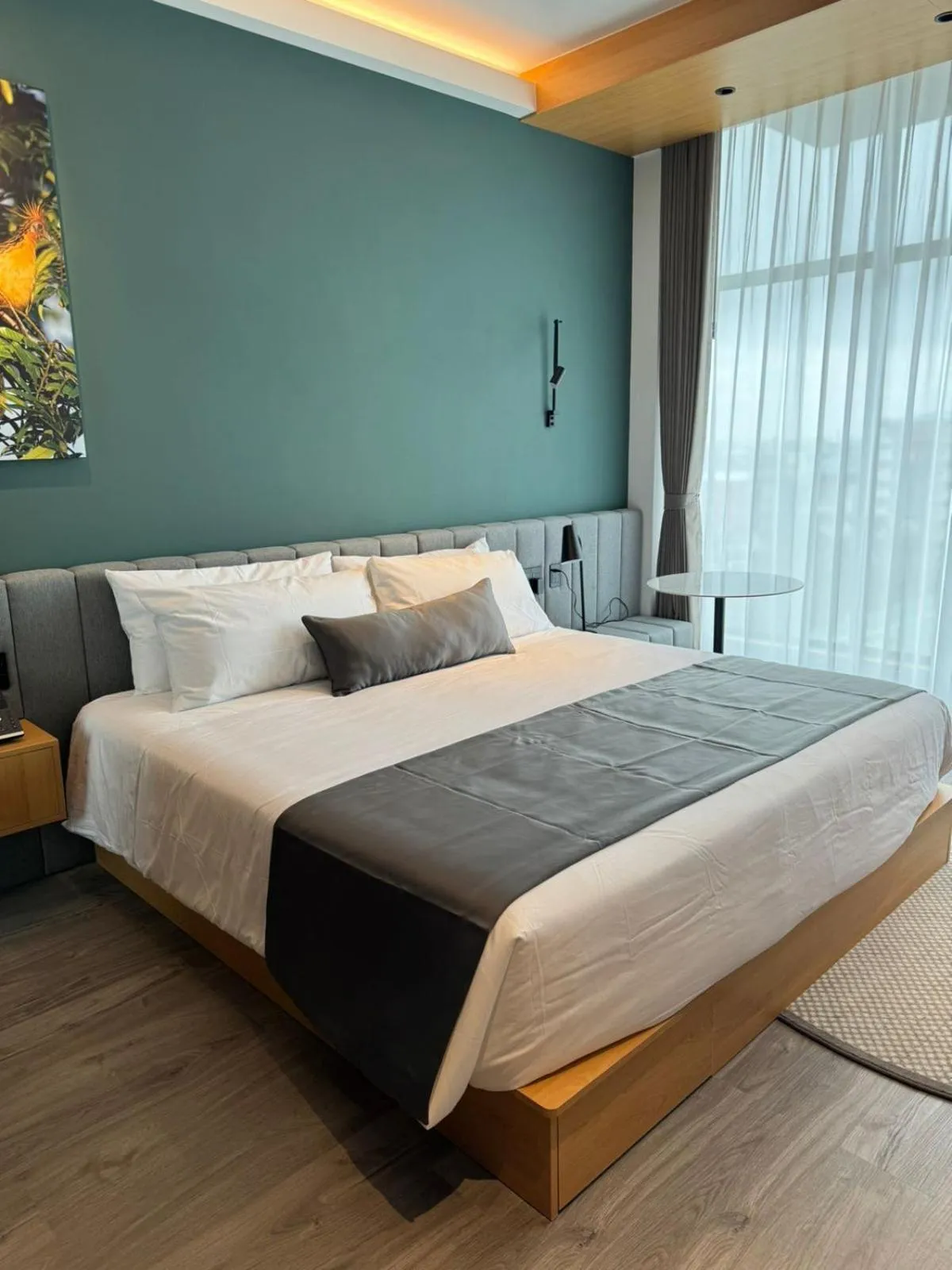 Apartment with One King Bed and Two Queen Beds - Upper Floor/Non-Smoking in Aiden by Best Western Georgetown Guyana