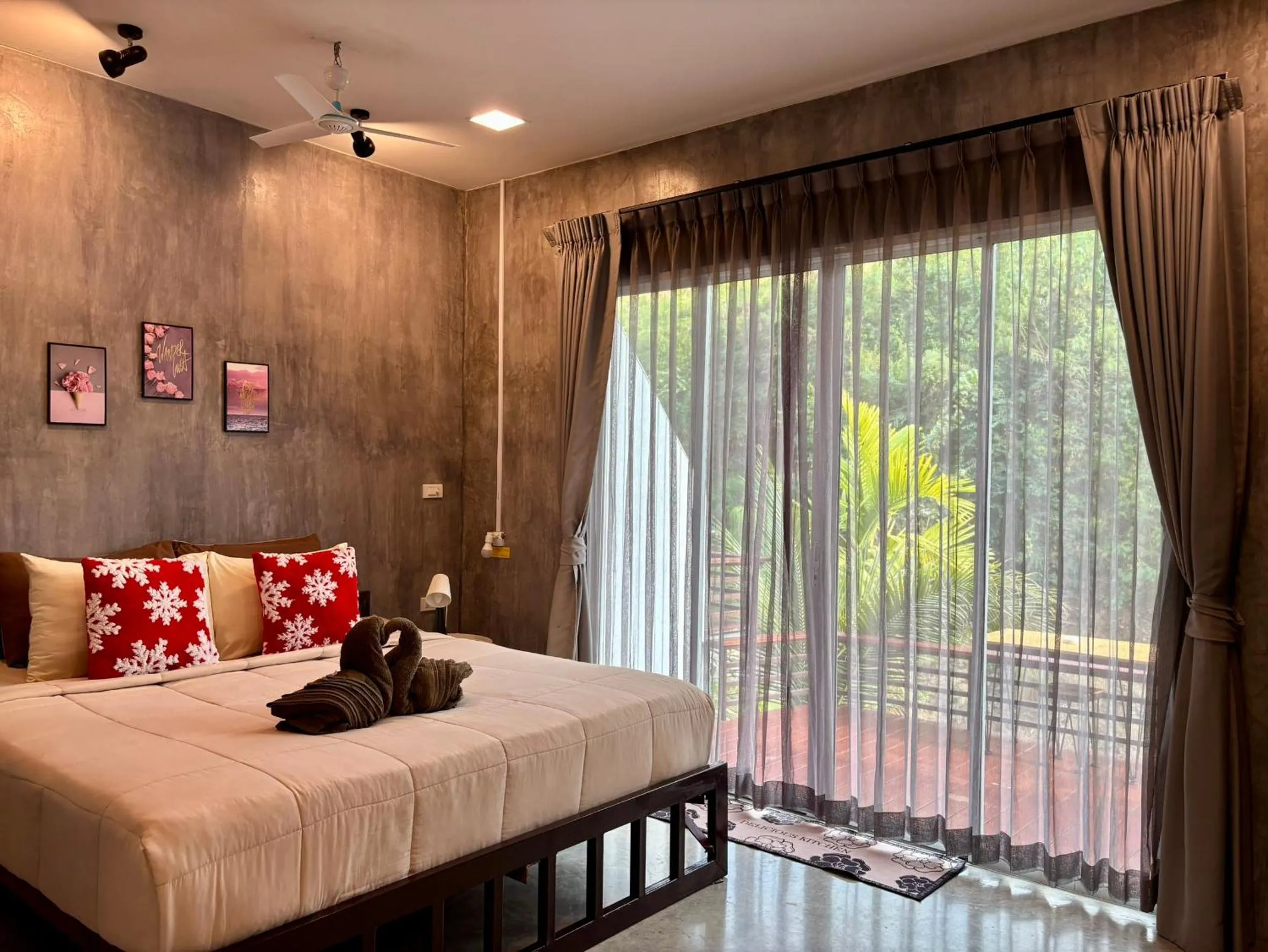 Bed in BAAN APA ERAWAN Resort