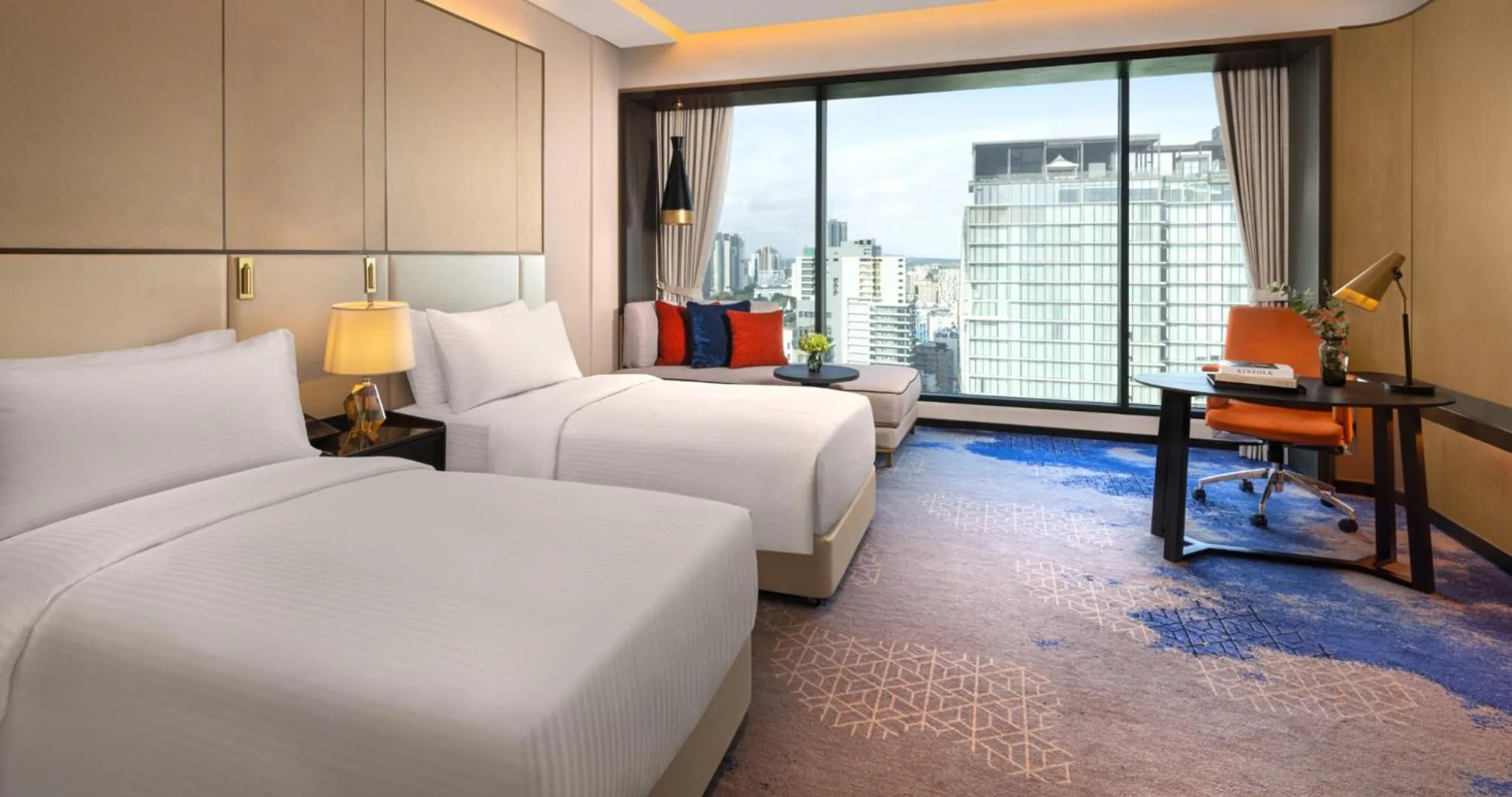 Bed in Amari Colombo, Sri Lanka