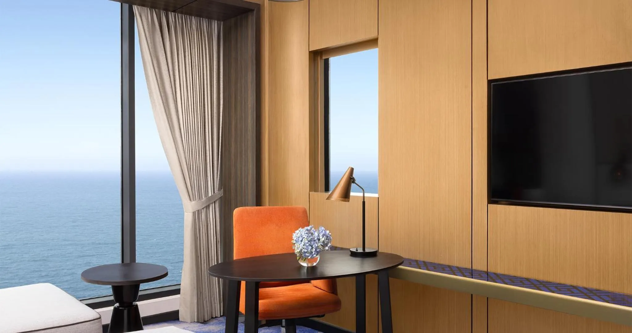 TV and multimedia in Amari Colombo, Sri Lanka