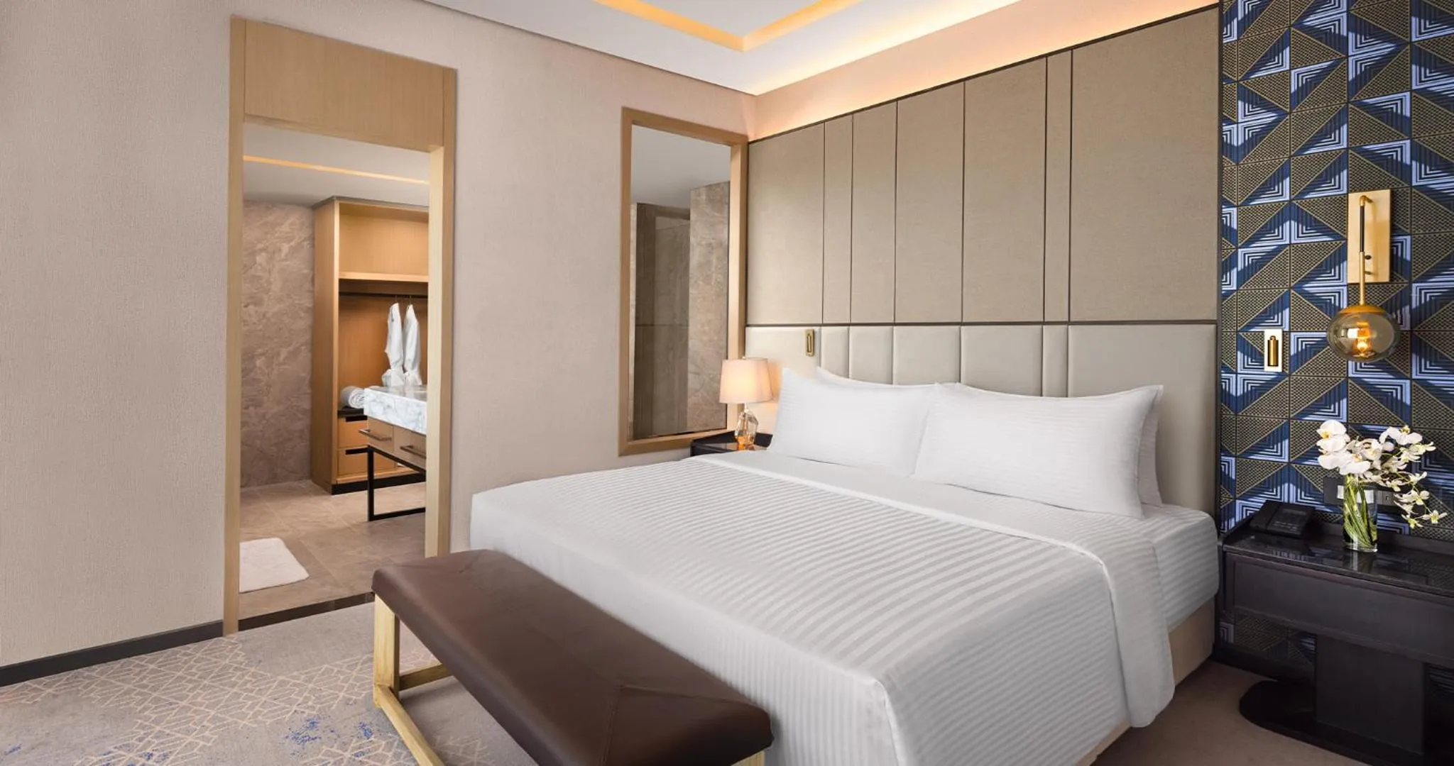 Bed in Amari Colombo, Sri Lanka