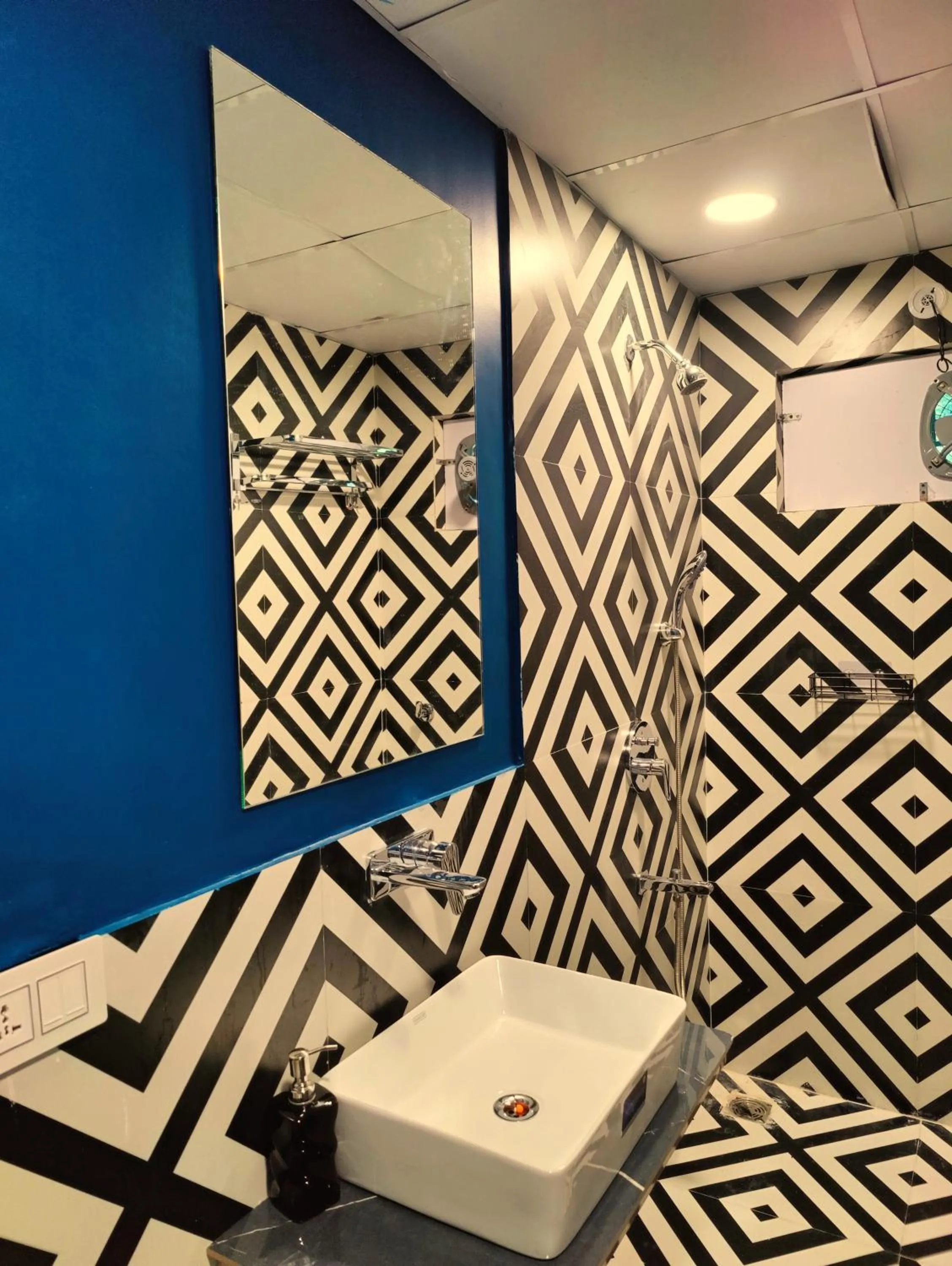 Bathroom in Hoztel Jollygrrant Doon