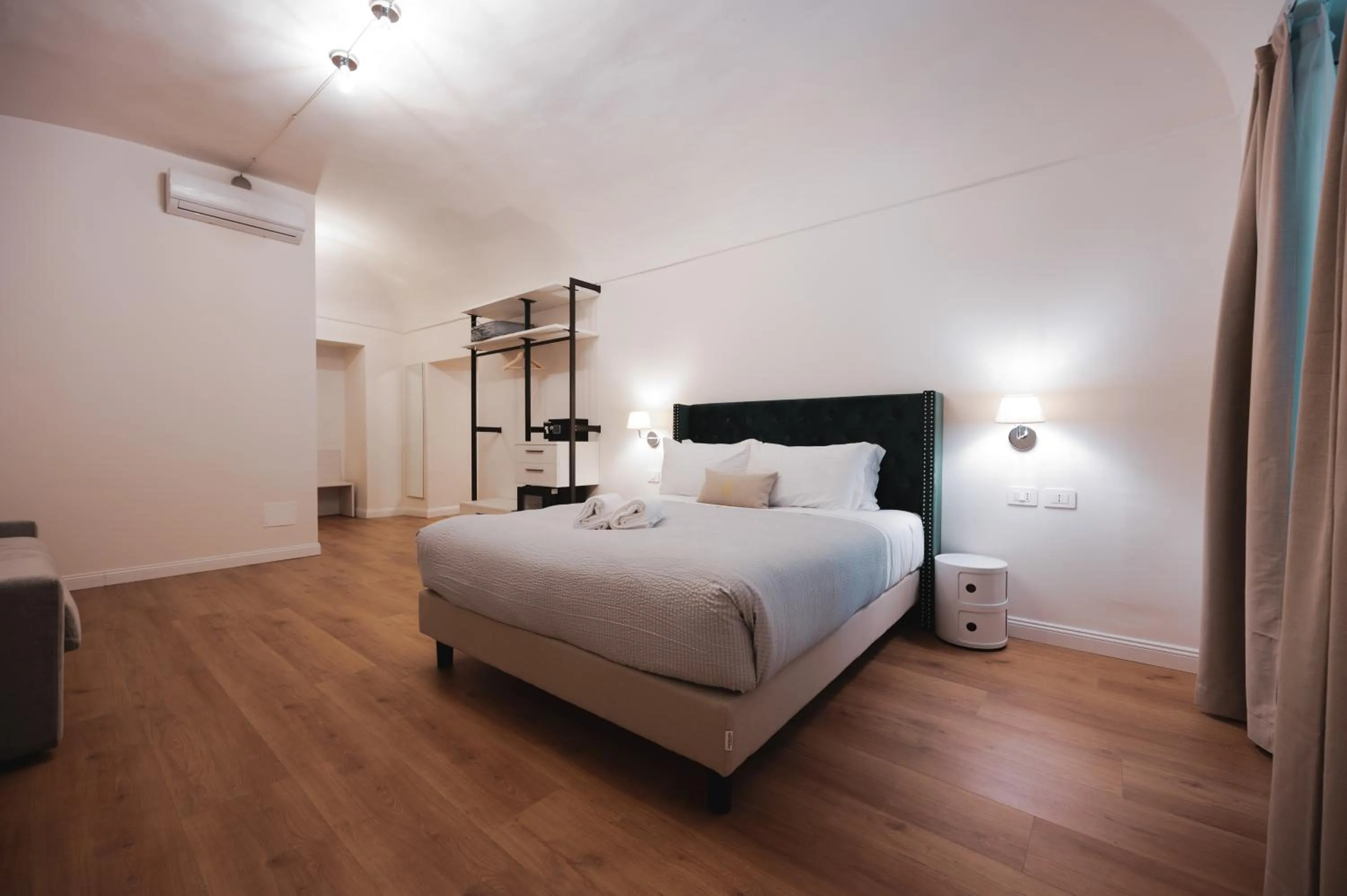 Photo of the whole room, Bed in Carlo Felice Boutique Hotel