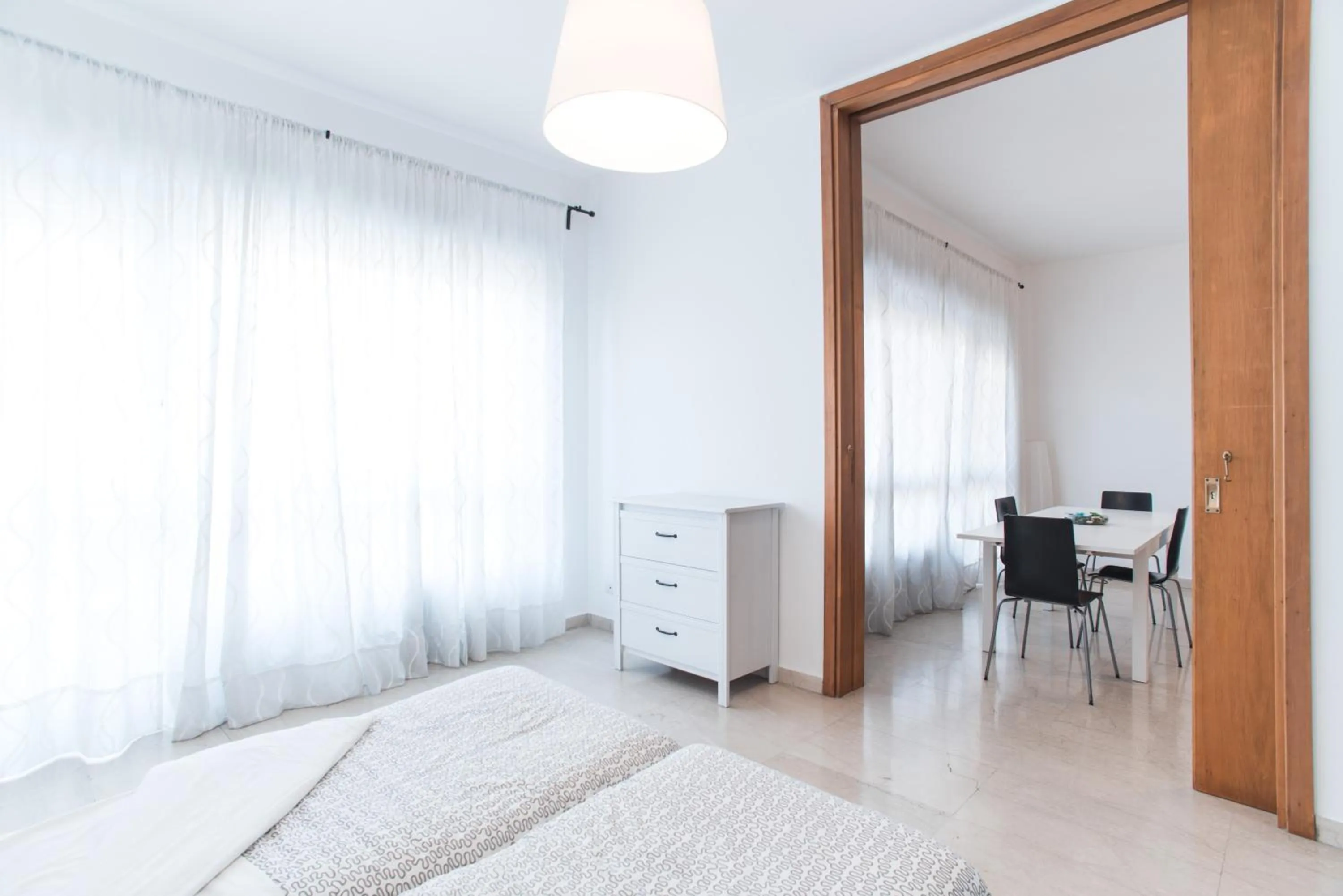 Dining area, Bed in House in the City