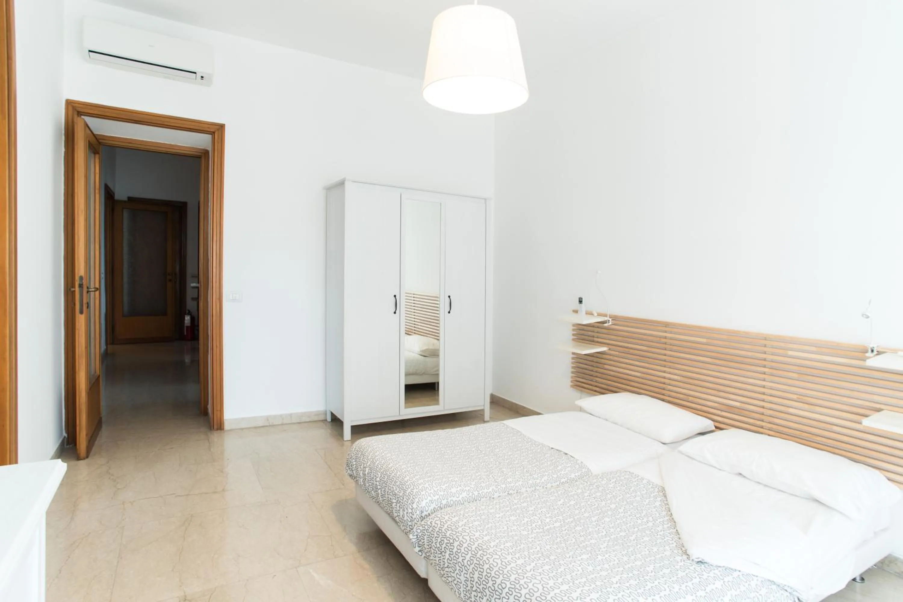 Bedroom, Bed in House in the City