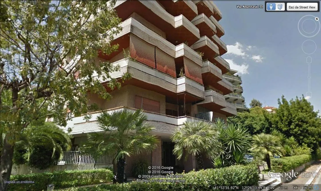 Facade/entrance in House in the City